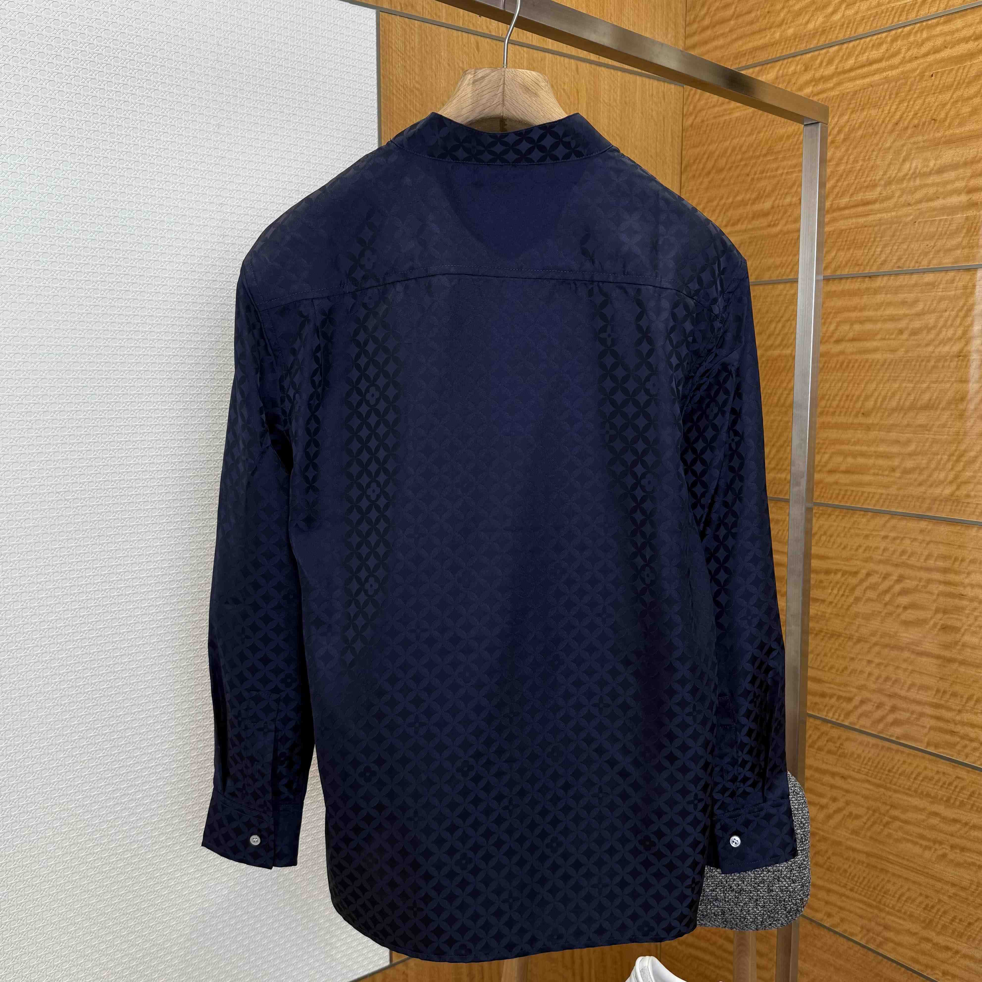 Louis Vuitton Graphic Jacquard Long-Sleeved Kimono Shirt   1AIMGI - DopestKickz