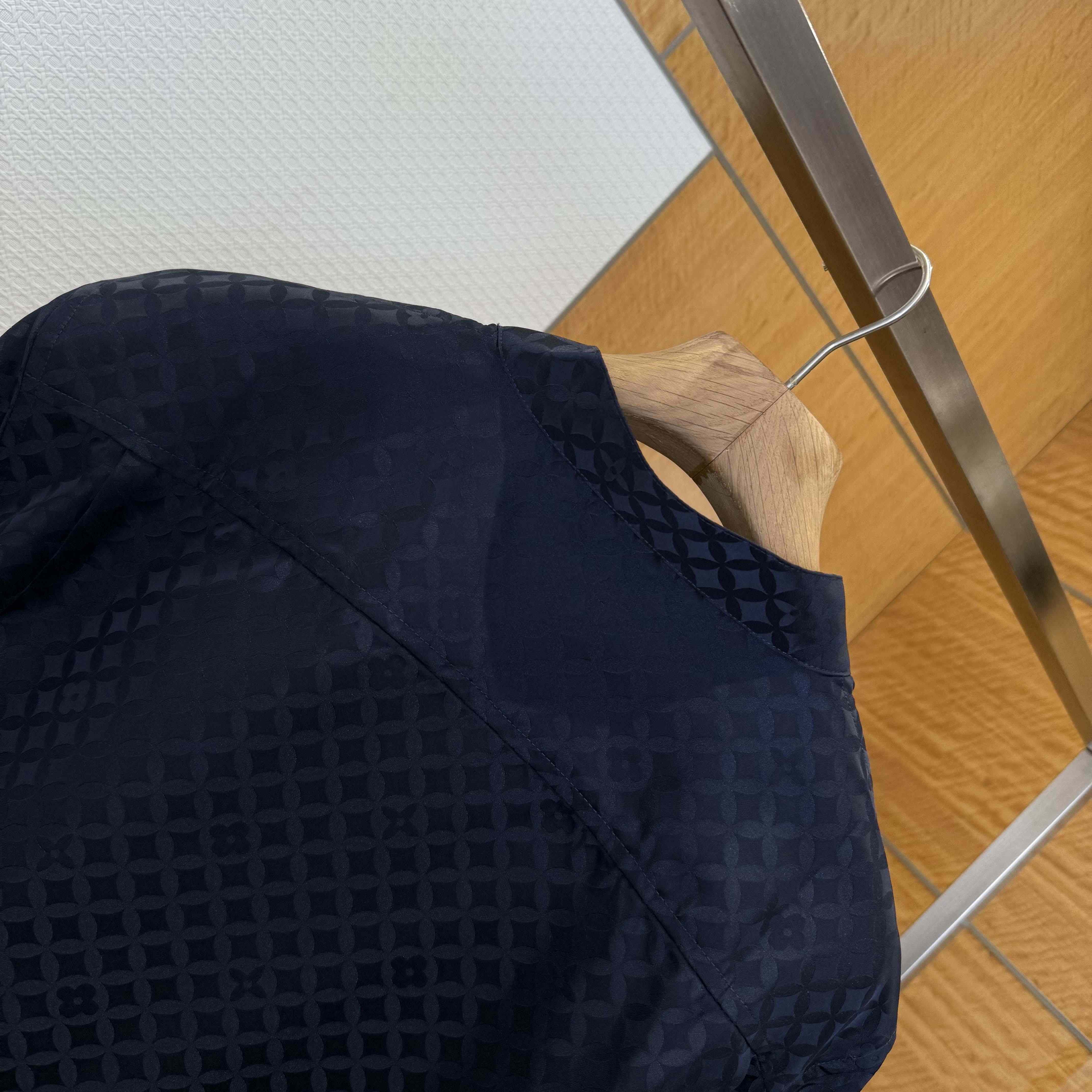 Louis Vuitton Graphic Jacquard Long-Sleeved Kimono Shirt   1AIMGI - DopestKickz