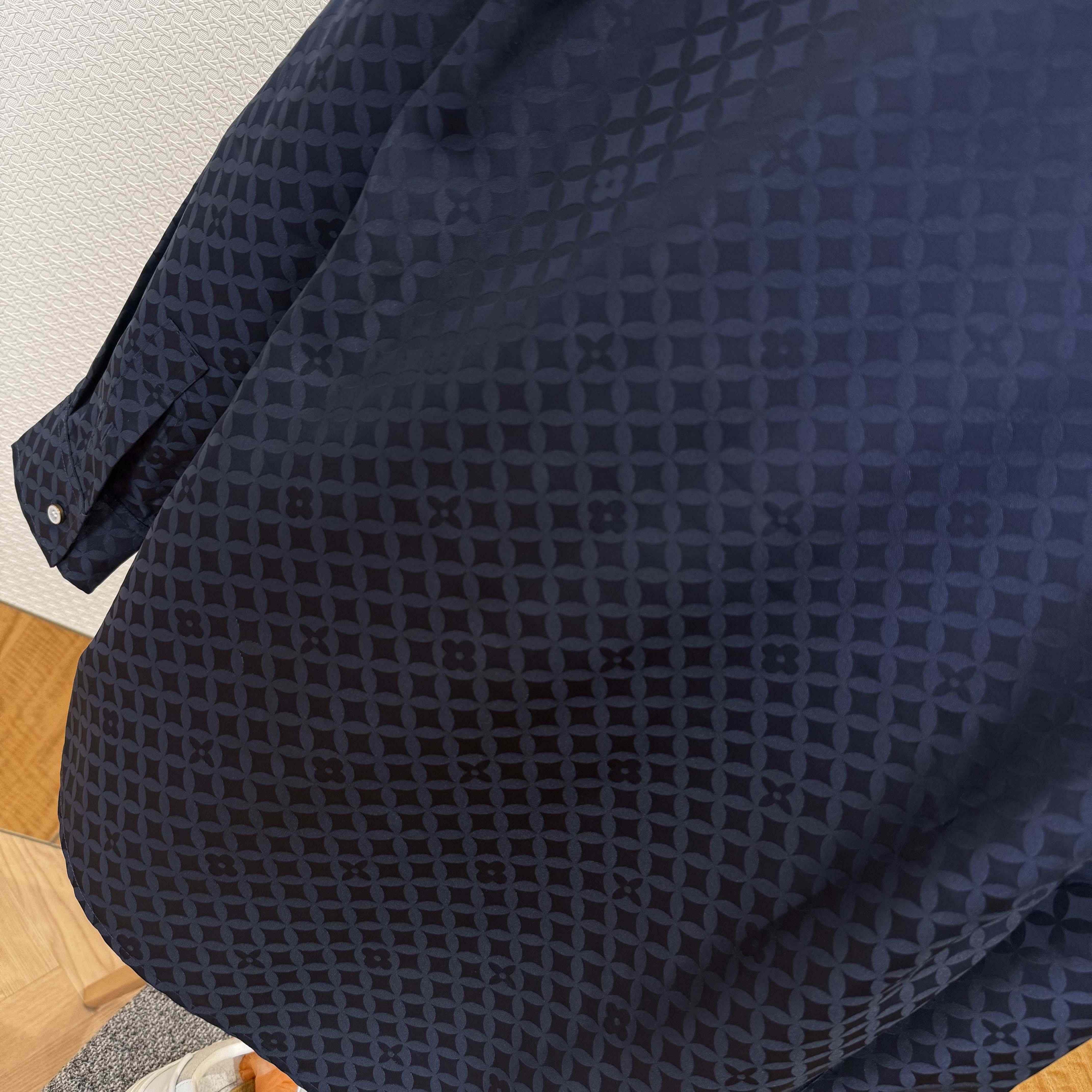 Louis Vuitton Graphic Jacquard Long-Sleeved Kimono Shirt   1AIMGI - DopestKickz