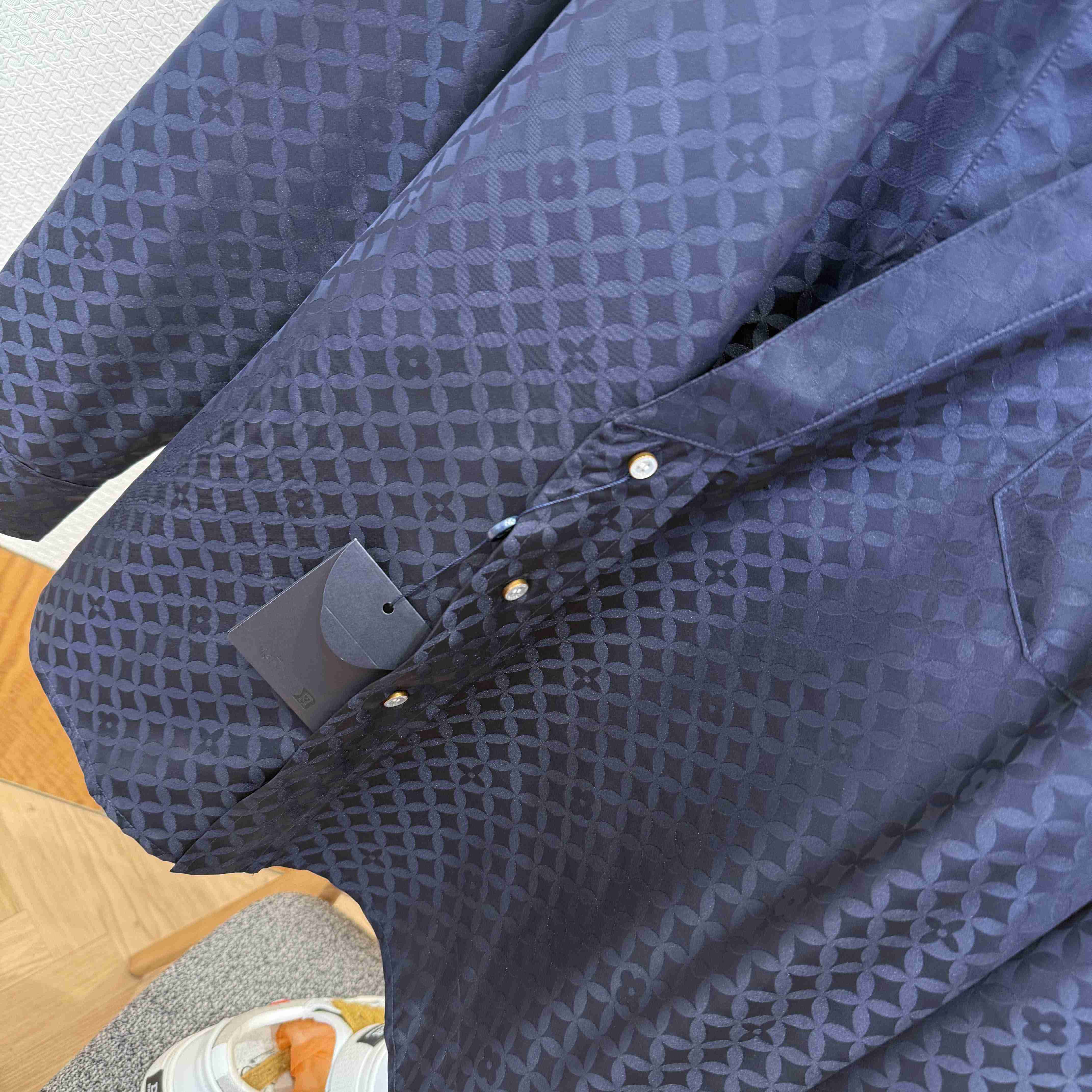 Louis Vuitton Graphic Jacquard Long-Sleeved Kimono Shirt   1AIMGI - DopestKickz