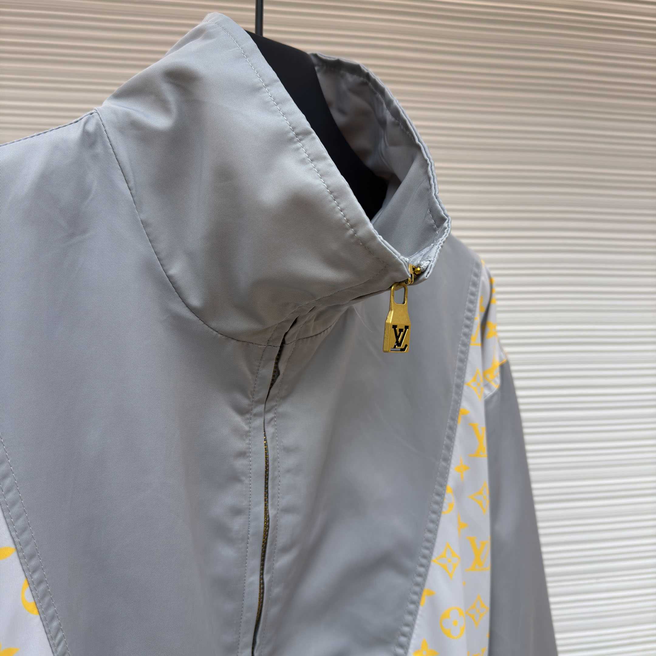 Louis Vuitton Monogram Track Top     1AHV38 - DopestKickz