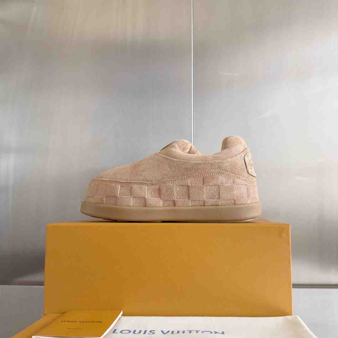 Louis Vuitton LV Yeti Slip On   1AIJCQ - DopestKickz