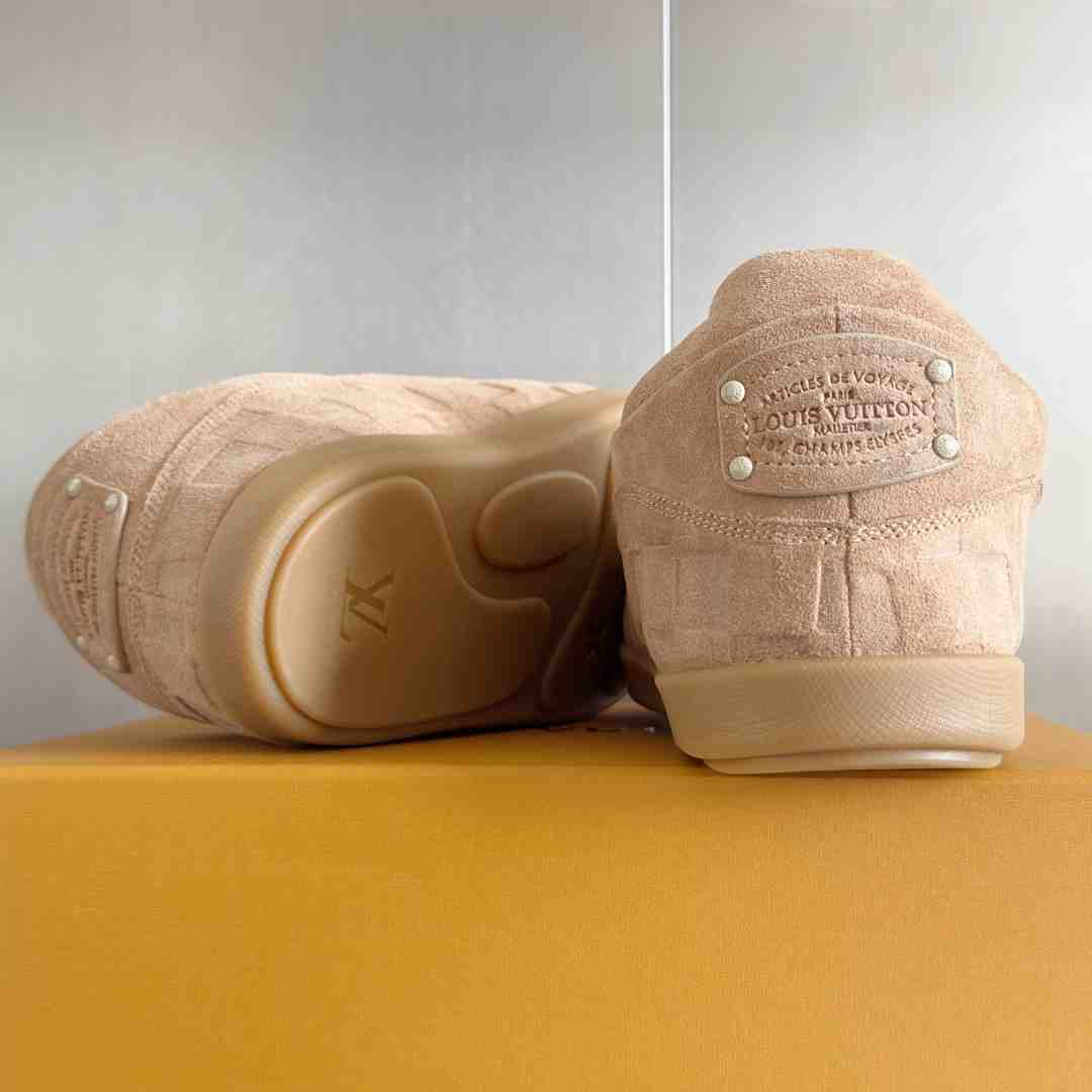 Louis Vuitton LV Yeti Slip On   1AIJCQ - DopestKickz