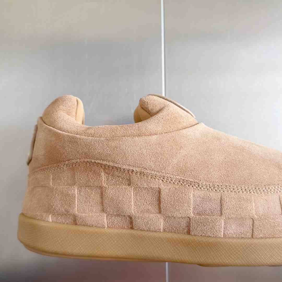 Louis Vuitton LV Yeti Slip On   1AIJCQ - DopestKickz