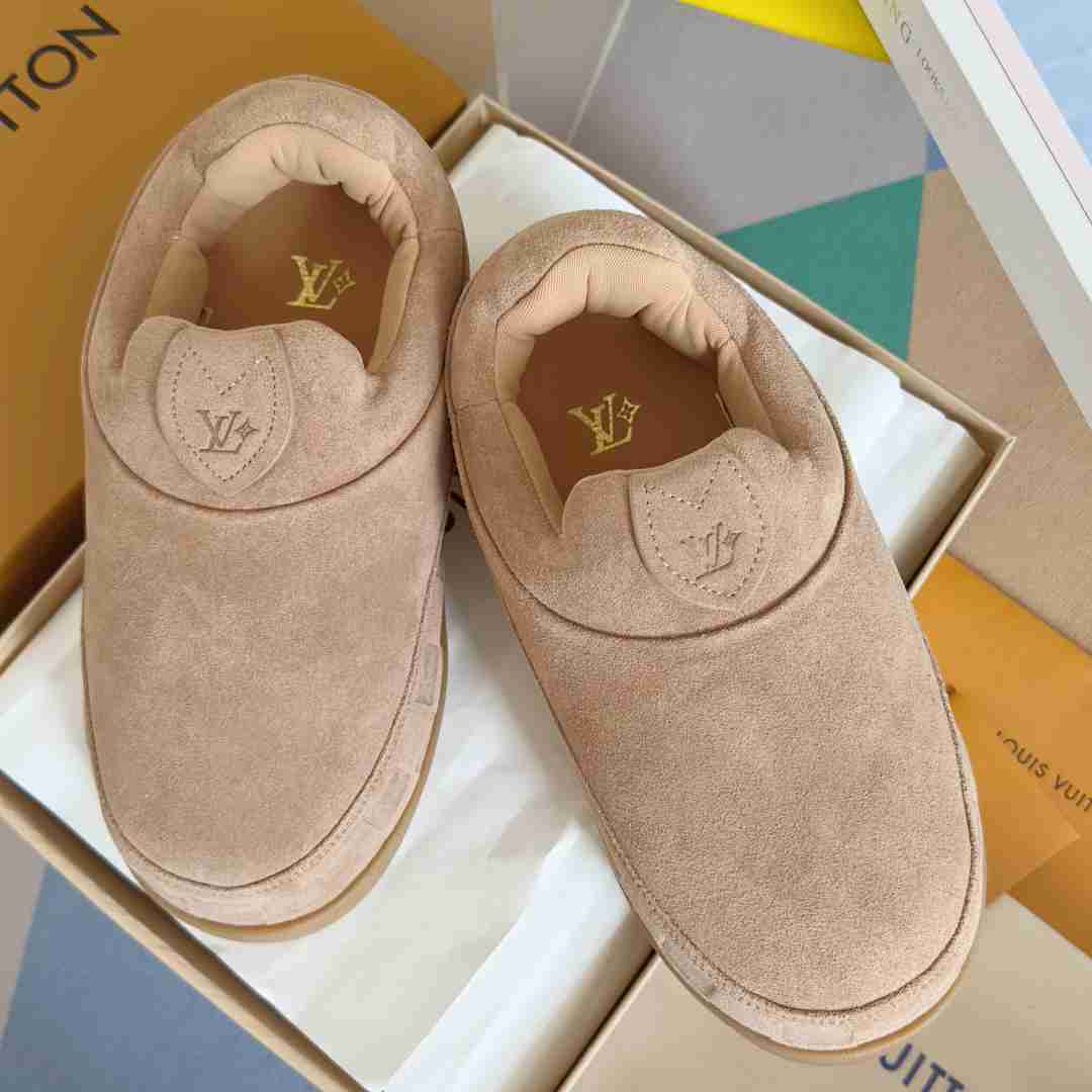 Louis Vuitton LV Yeti Slip On   1AIJCQ - DopestKickz