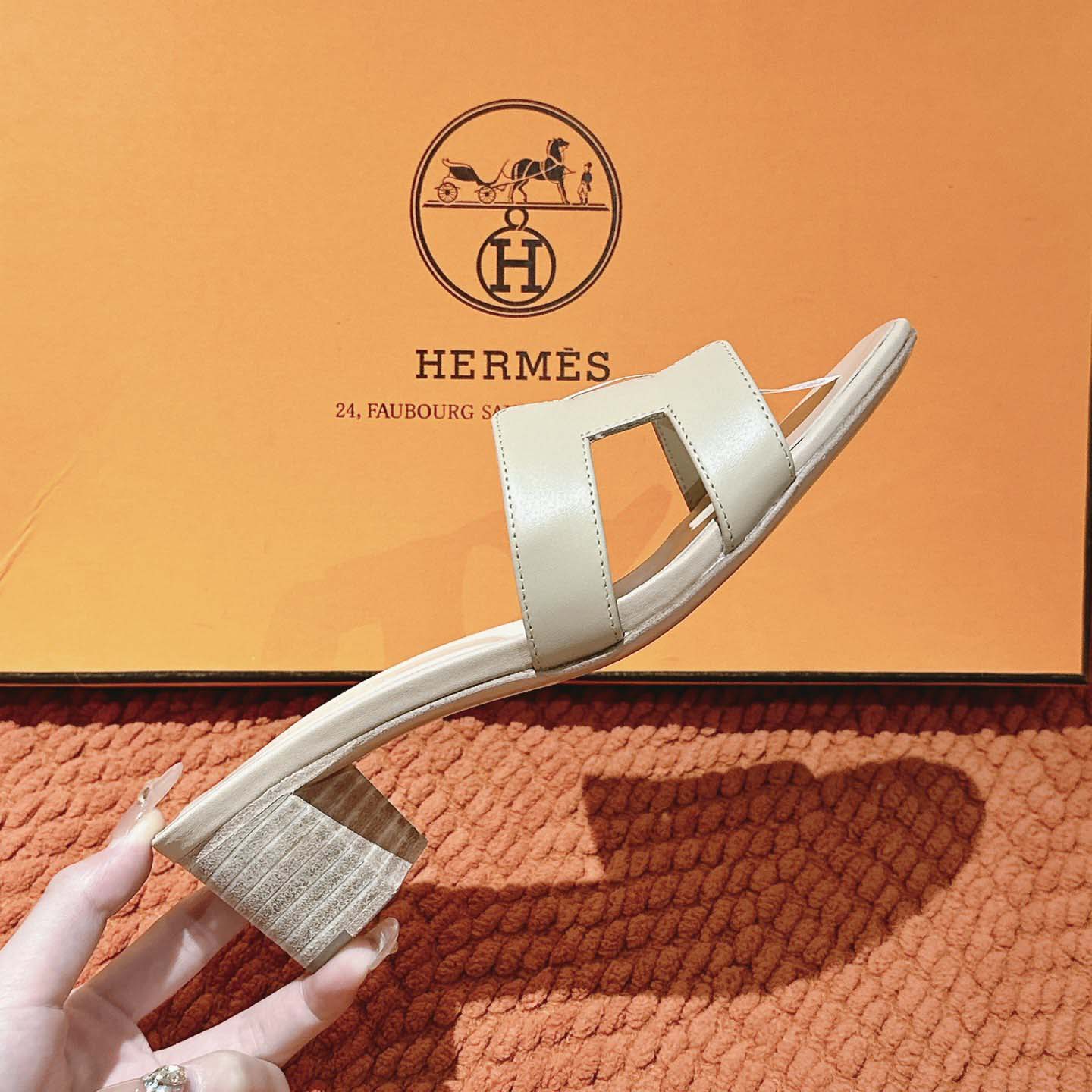Hermes Oasis Sandal - DopestKickz