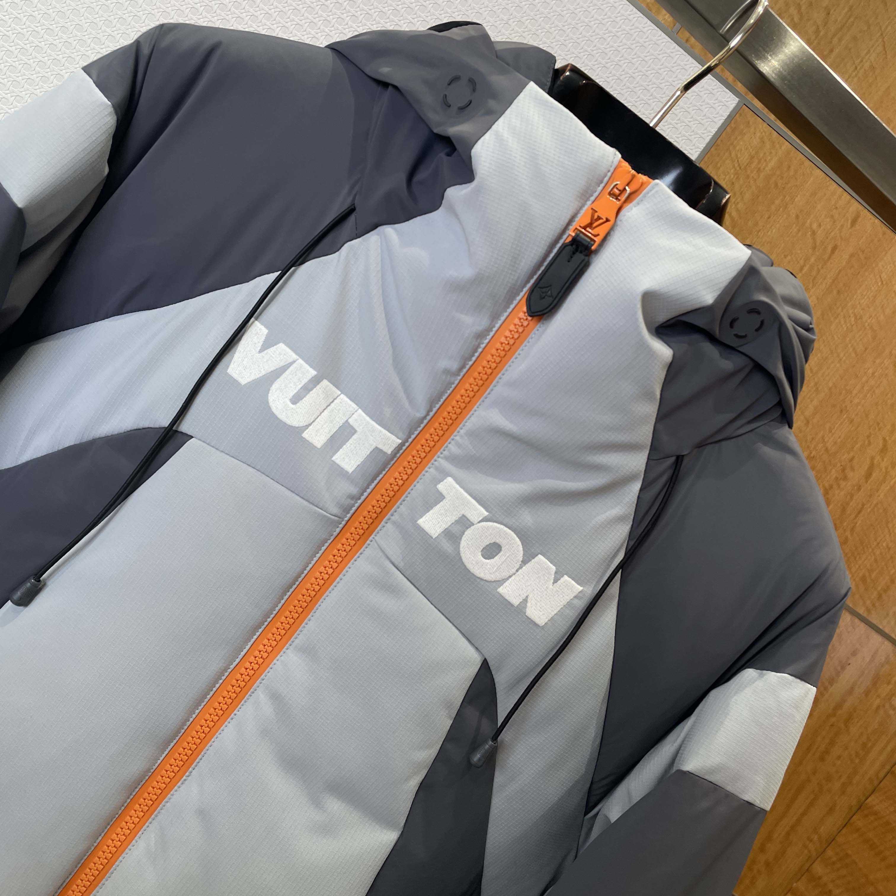 Louis Vuitton Technical Down Ski Jacket  1AGIQ4 - DopestKickz