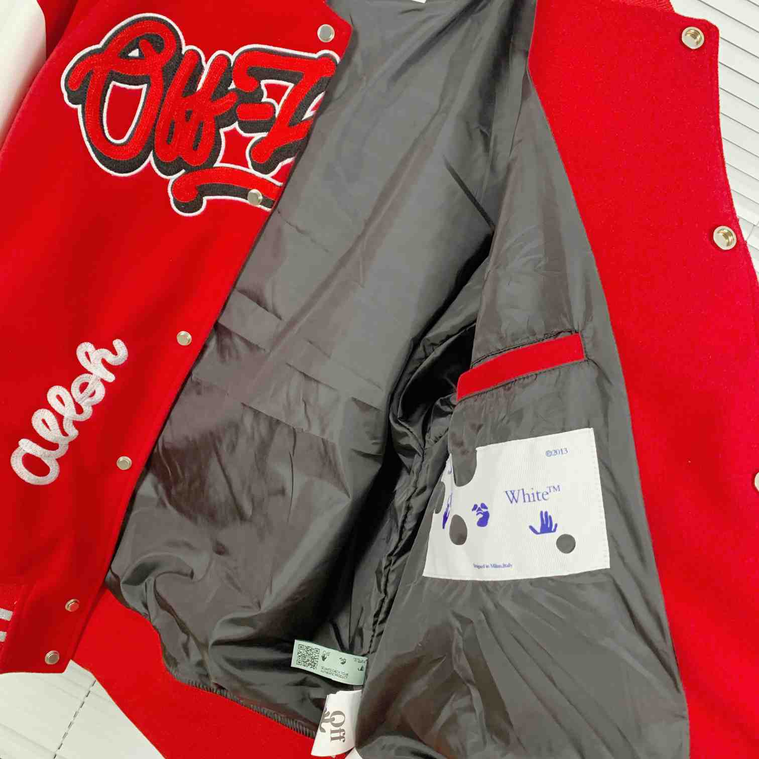 Off-White™ c/o Chicago Bulls Red Varsity - DopestKickz