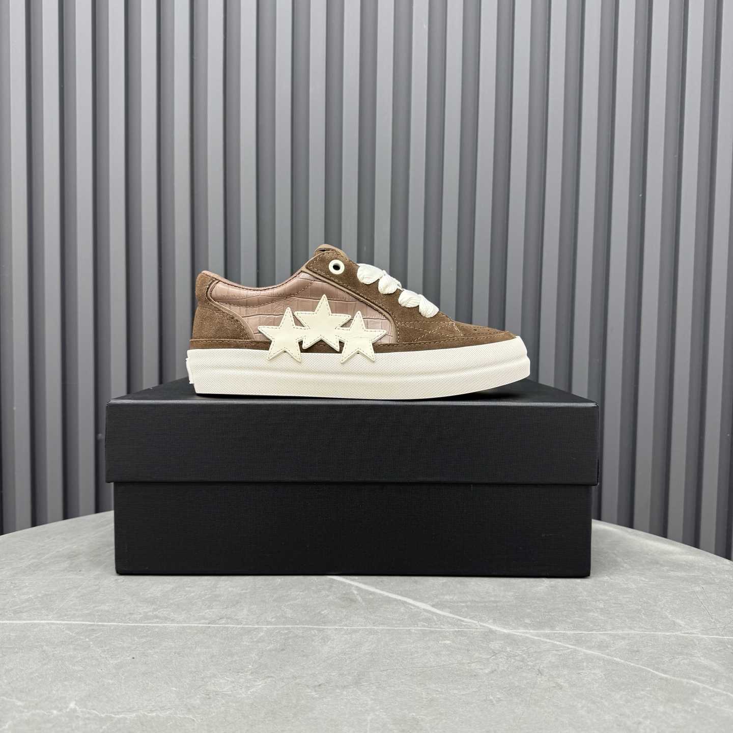 Amiri Star-embellished Suede Trainers - DopestKickz