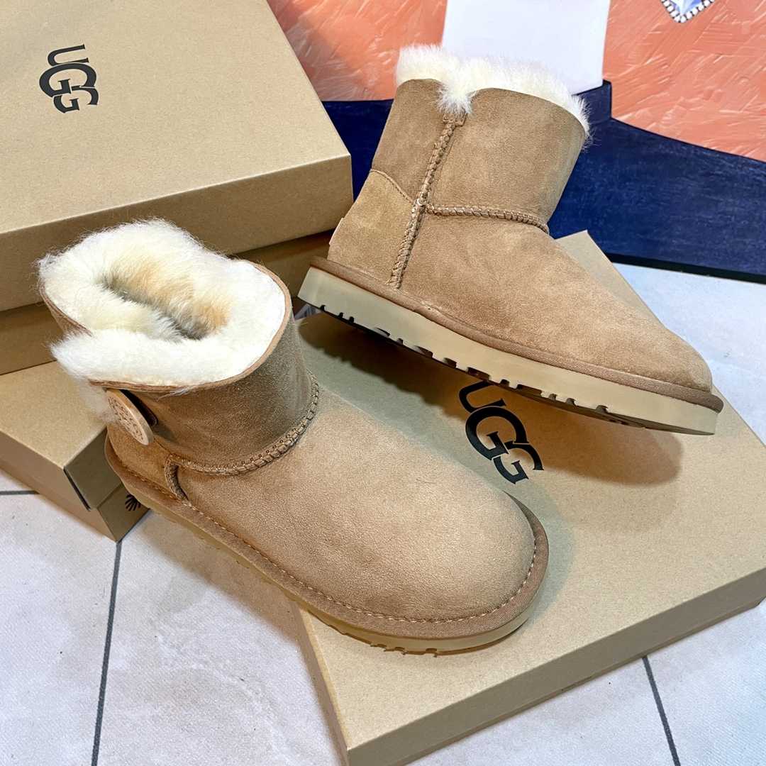 Ugg Boots - DopestKickz