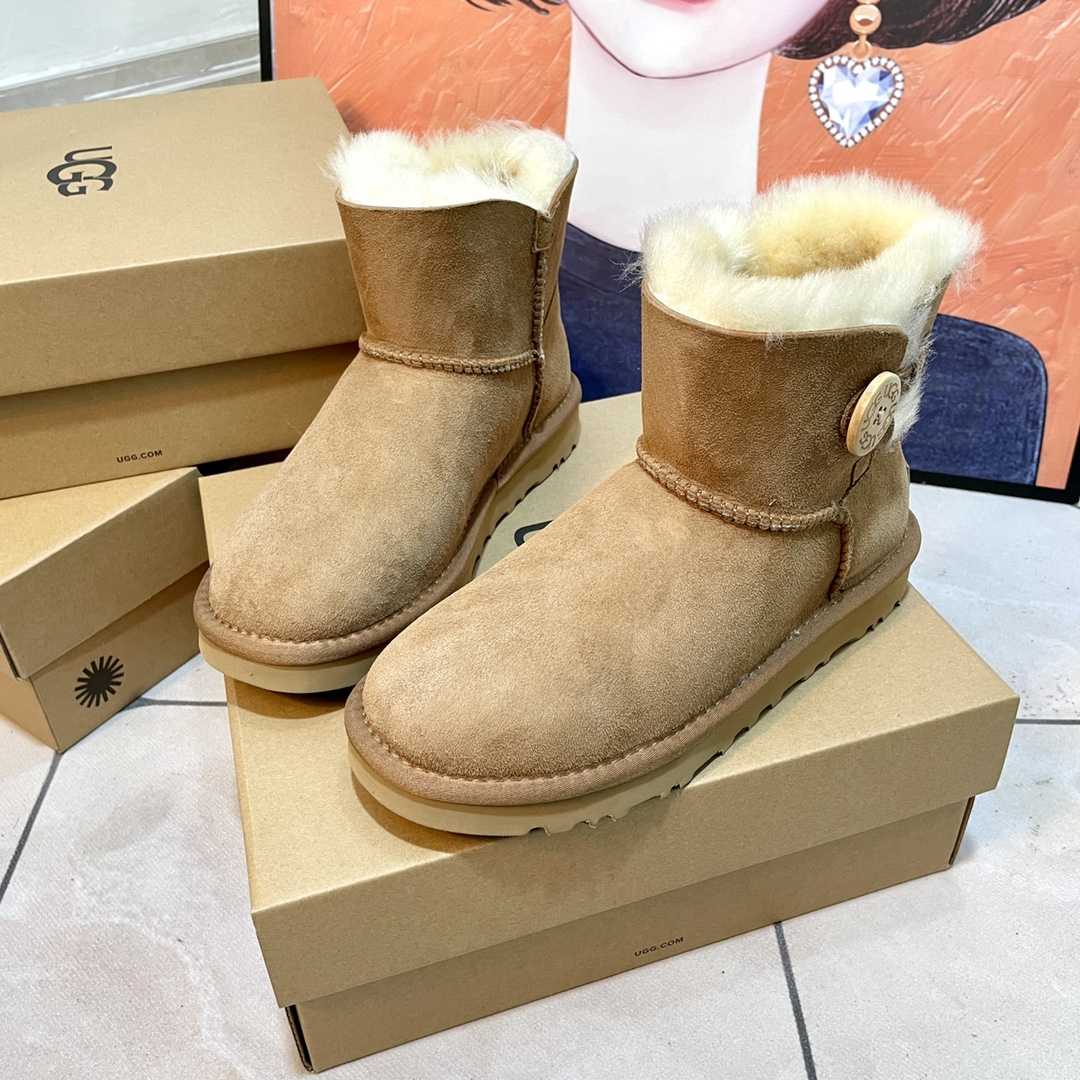 Ugg Boots - DopestKickz