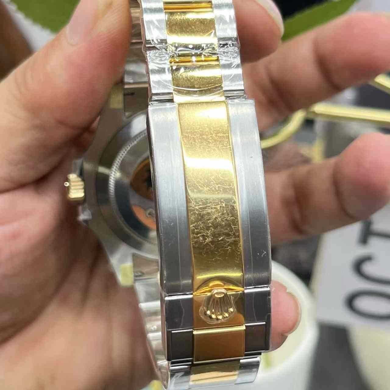 Rolex Oyster Perpetual Date  41mm - DopestKickz