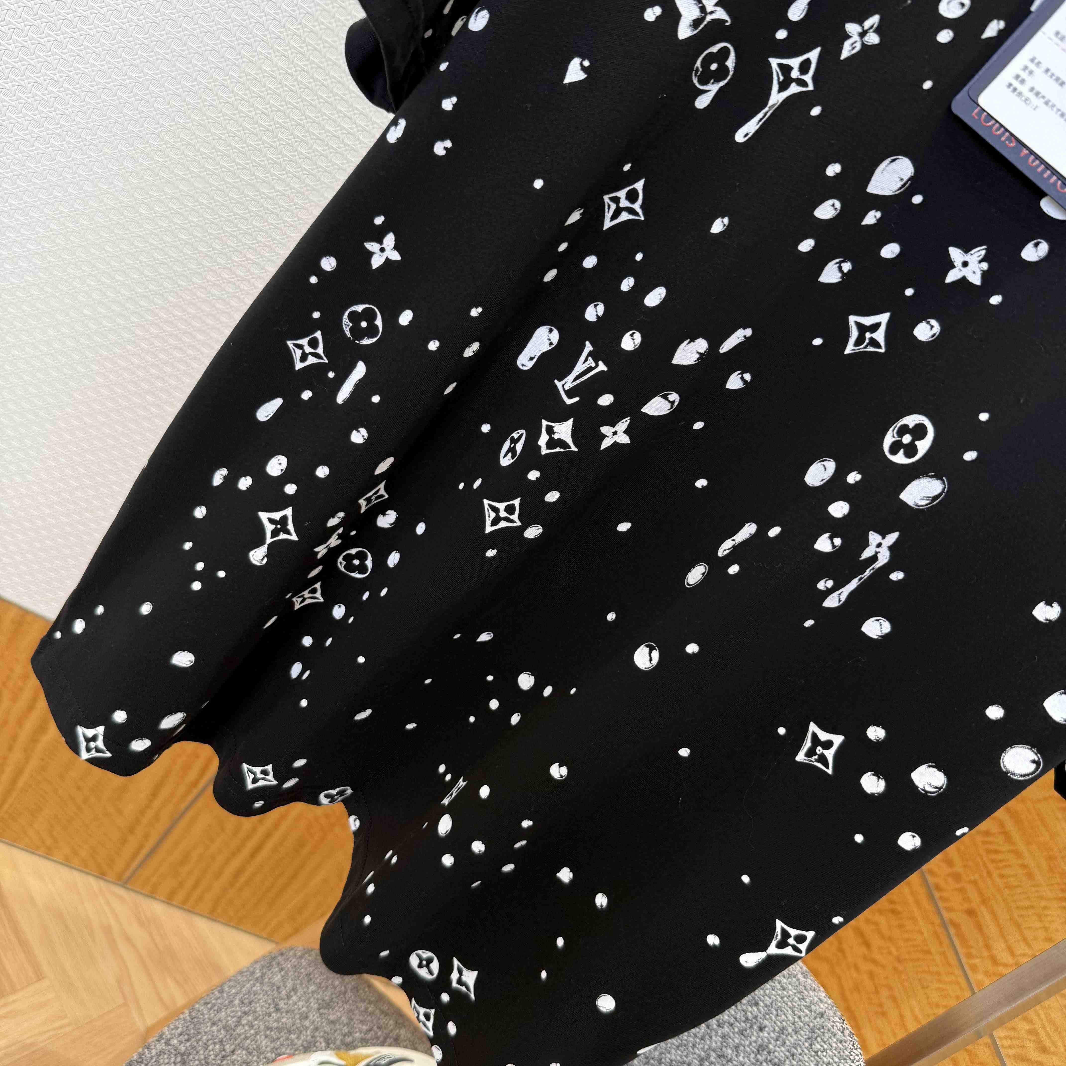 Louis Vuitton Monogram Short-Sleeved T-Shirt   1AJCBF - DopestKickz