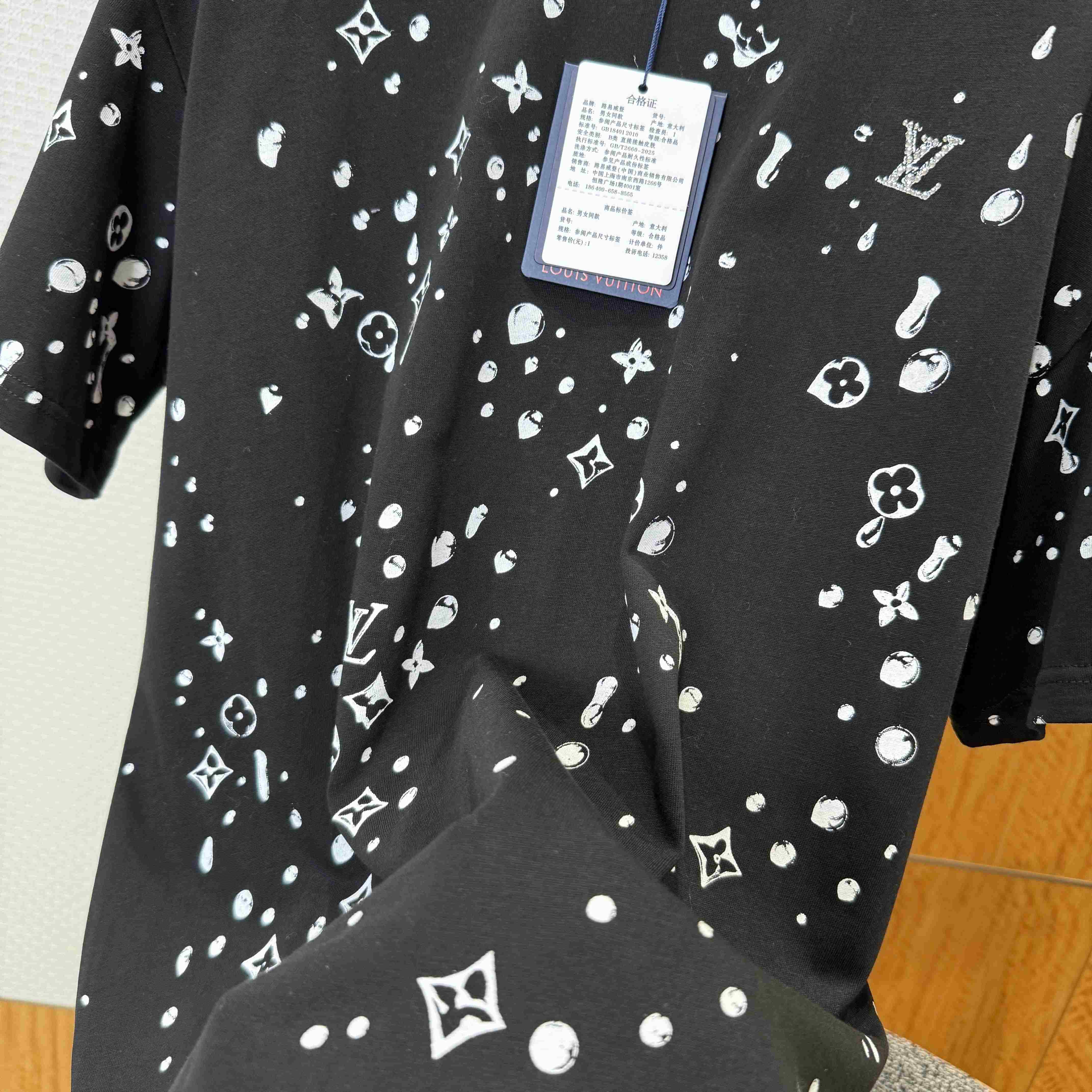 Louis Vuitton Monogram Short-Sleeved T-Shirt   1AJCBF - DopestKickz