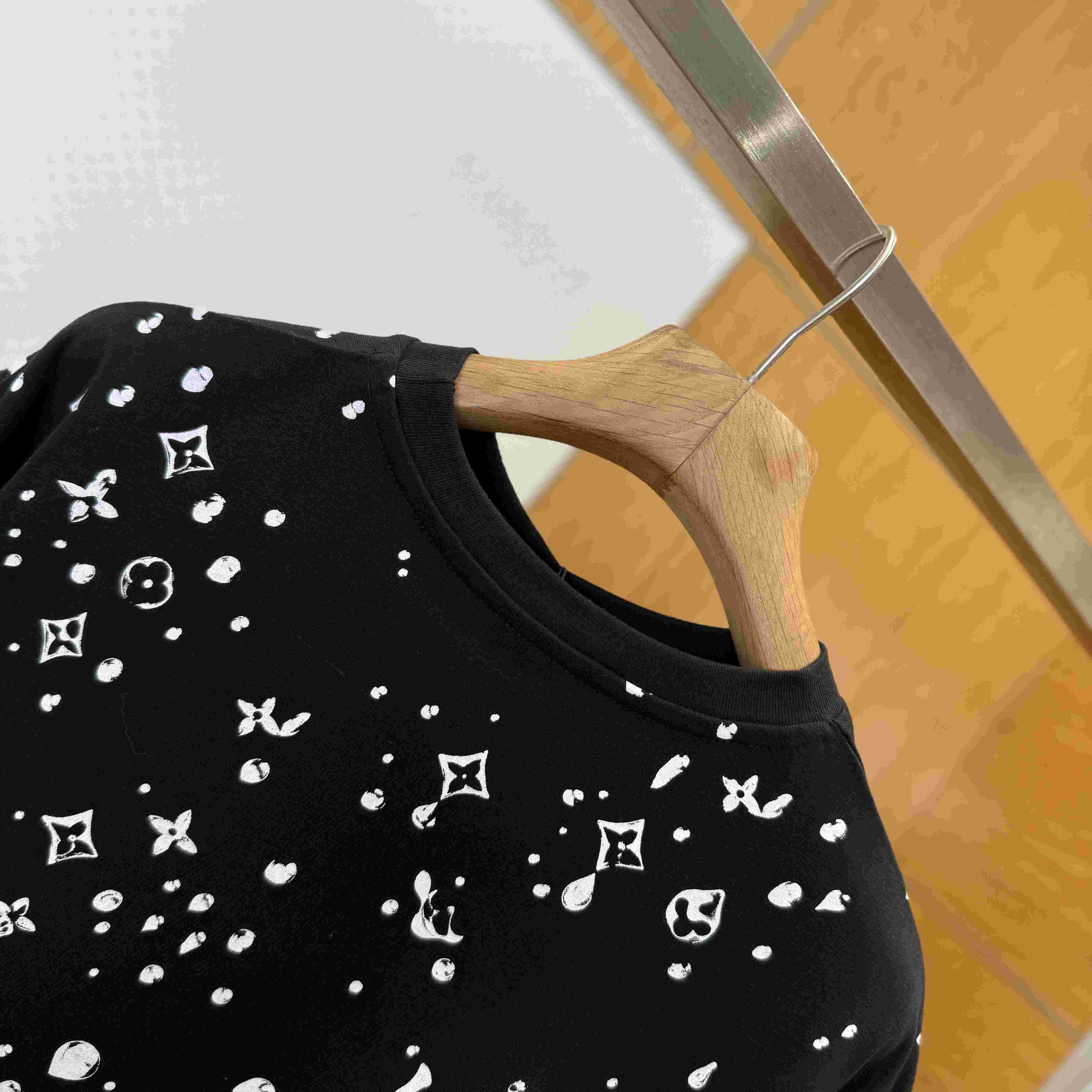 Louis Vuitton Monogram Short-Sleeved T-Shirt   1AJCBF - DopestKickz