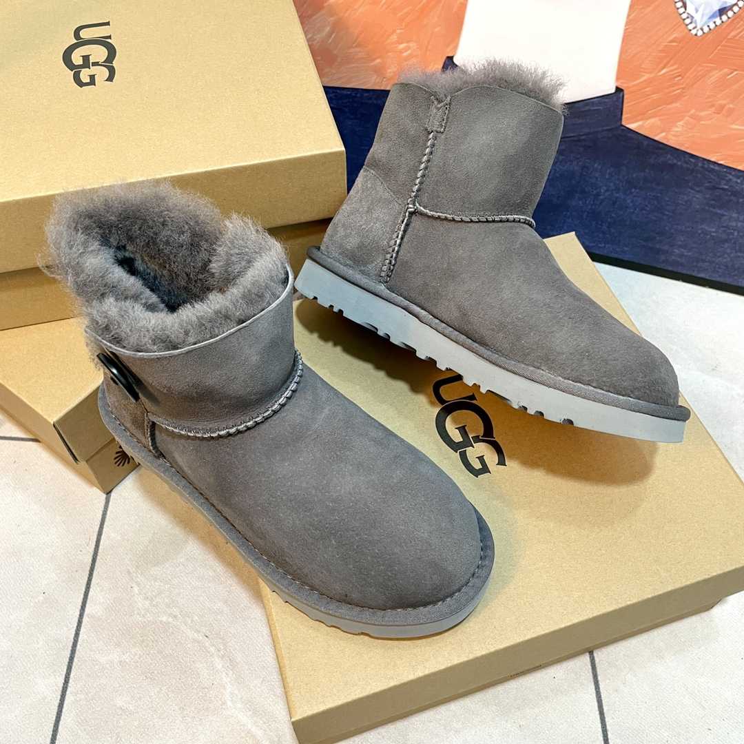 Ugg Boots - DopestKickz