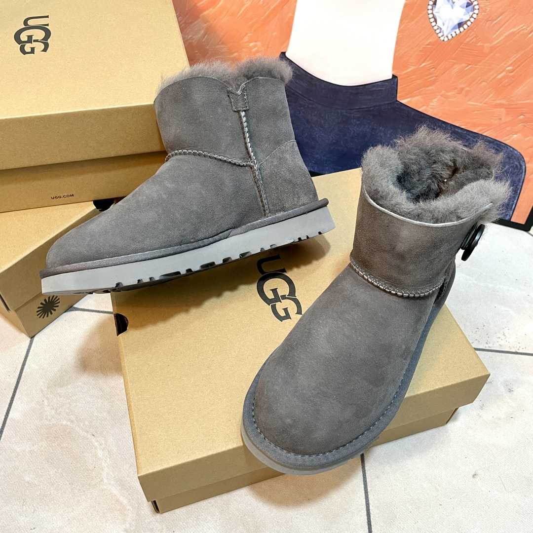 Ugg Boots - DopestKickz