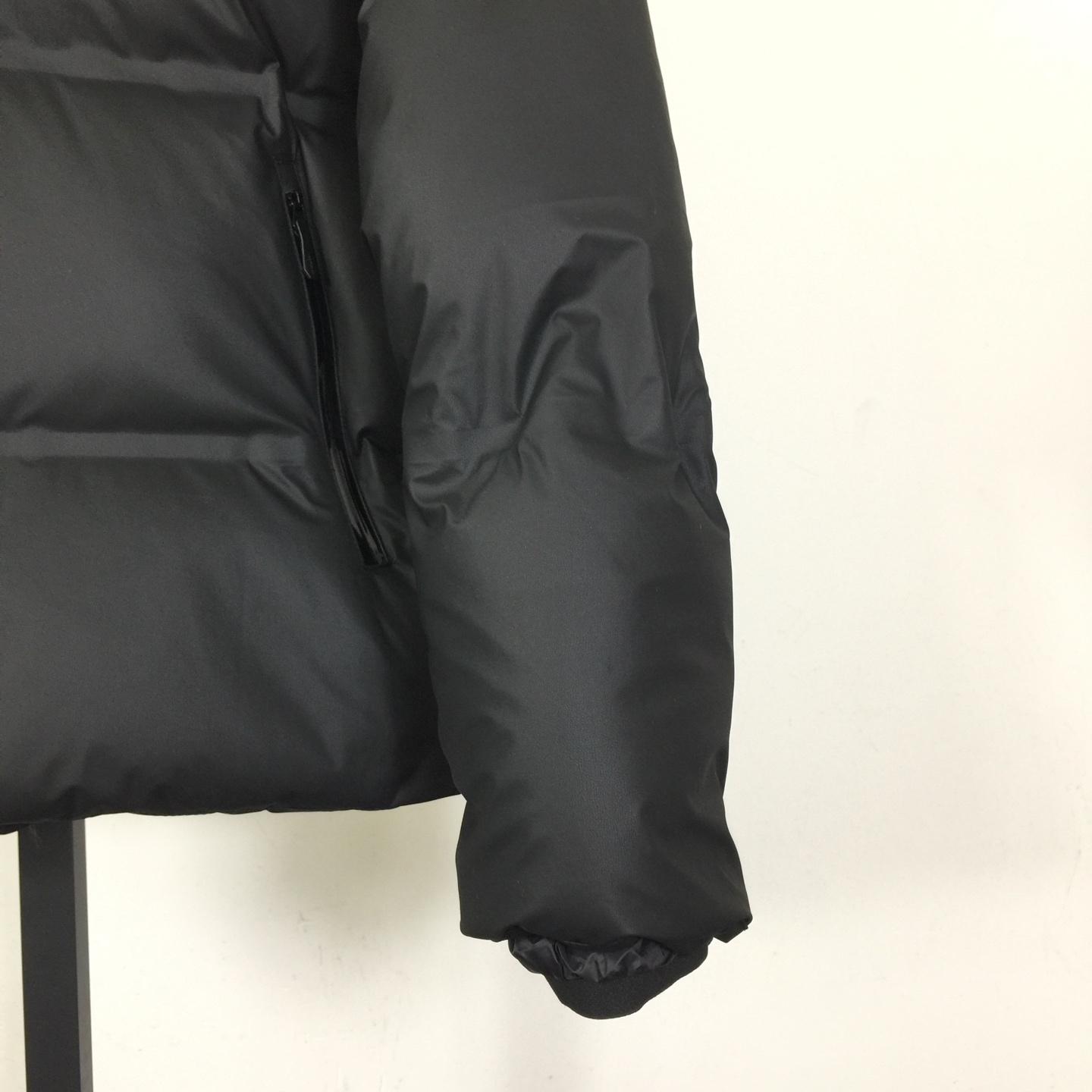 Arc'teryx Hooded Down Jacket - DopestKickz