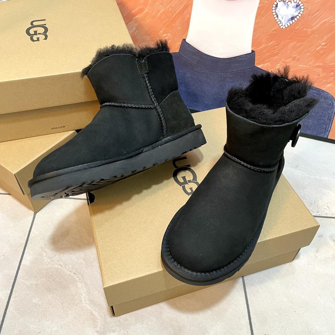Ugg Boots - DopestKickz