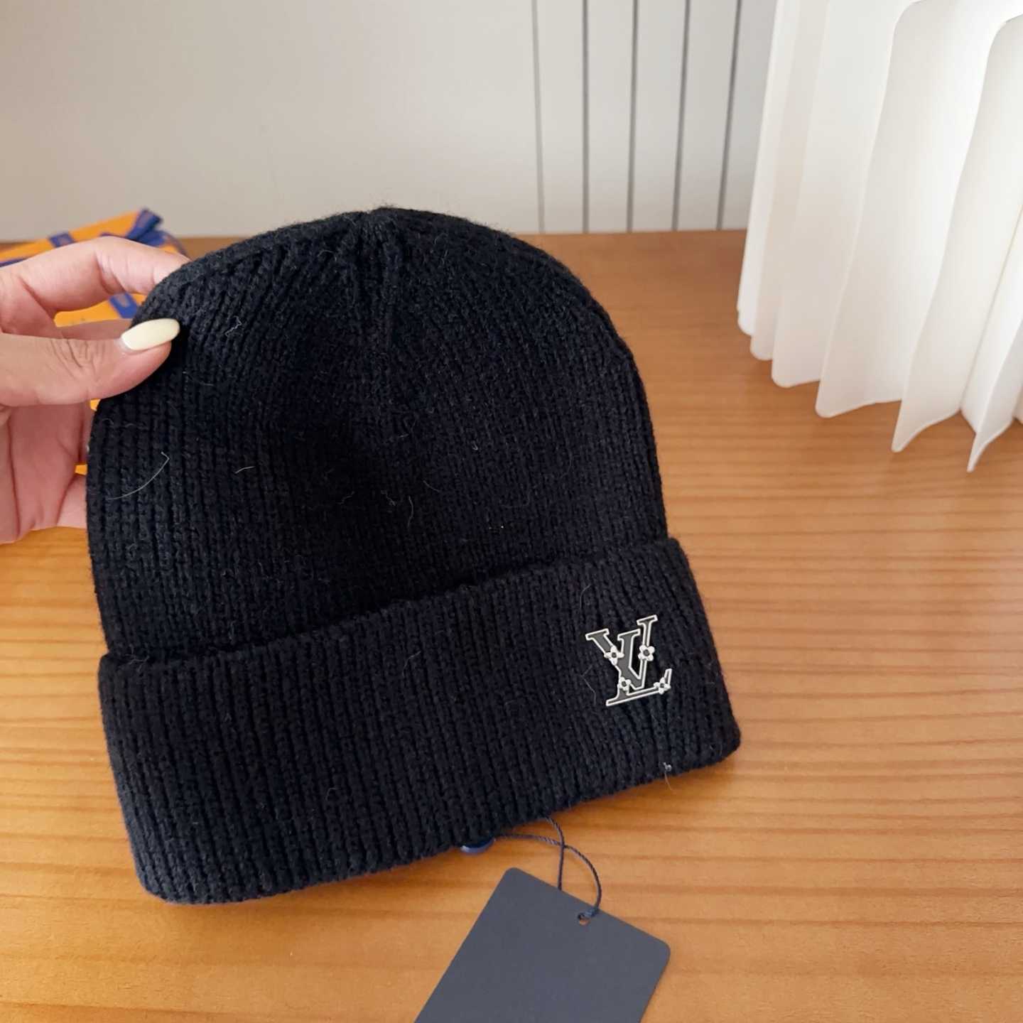 Louis Vuitton Beanie    - DopestKickz