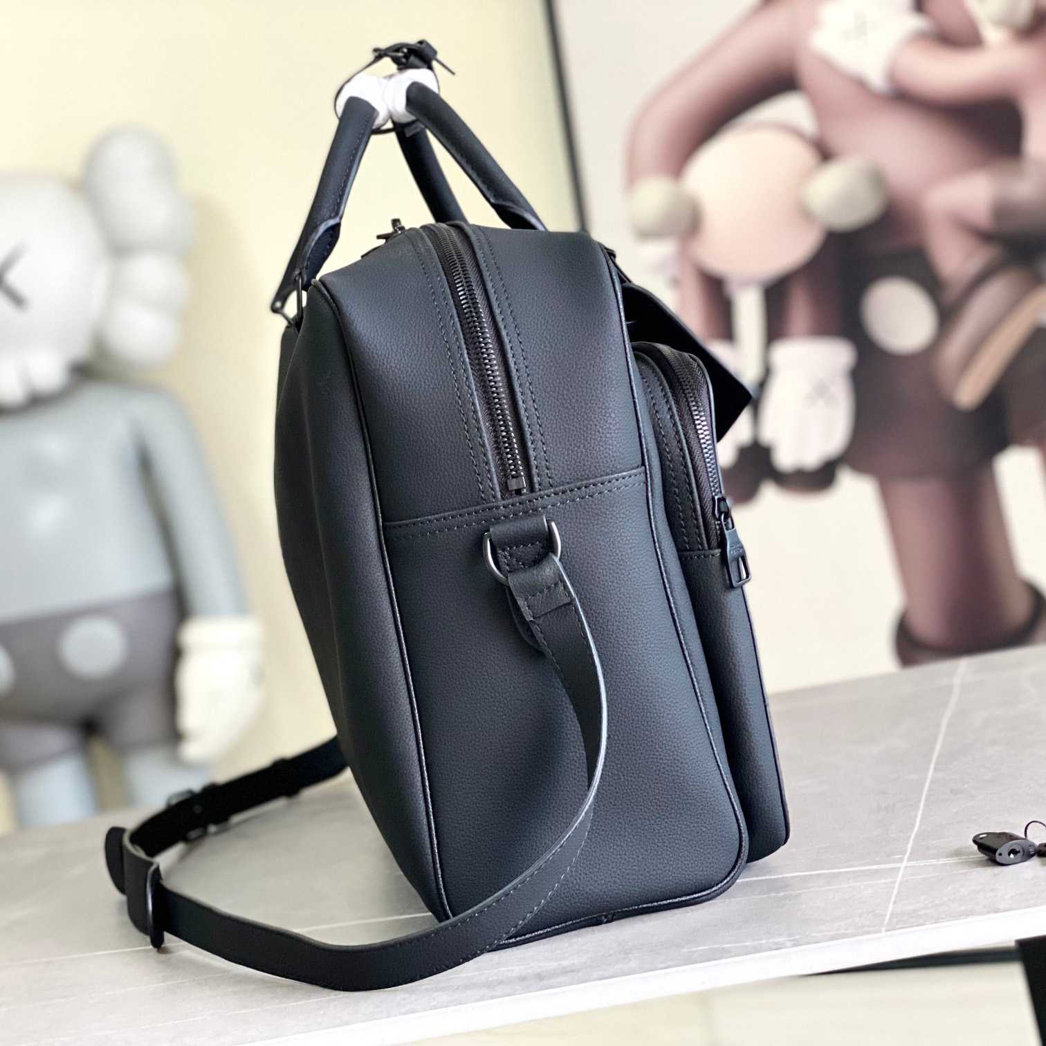 Louis Vuitton Weekender Bag   M26075 - DopestKickz