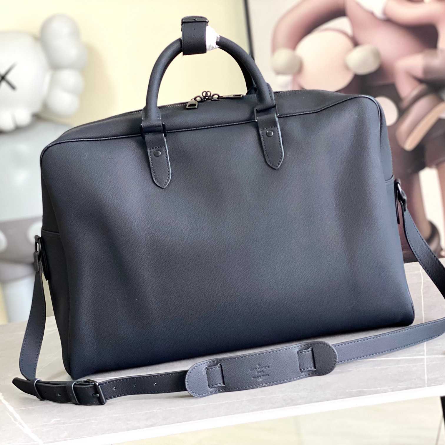 Louis Vuitton Weekender Bag   M26075 - DopestKickz