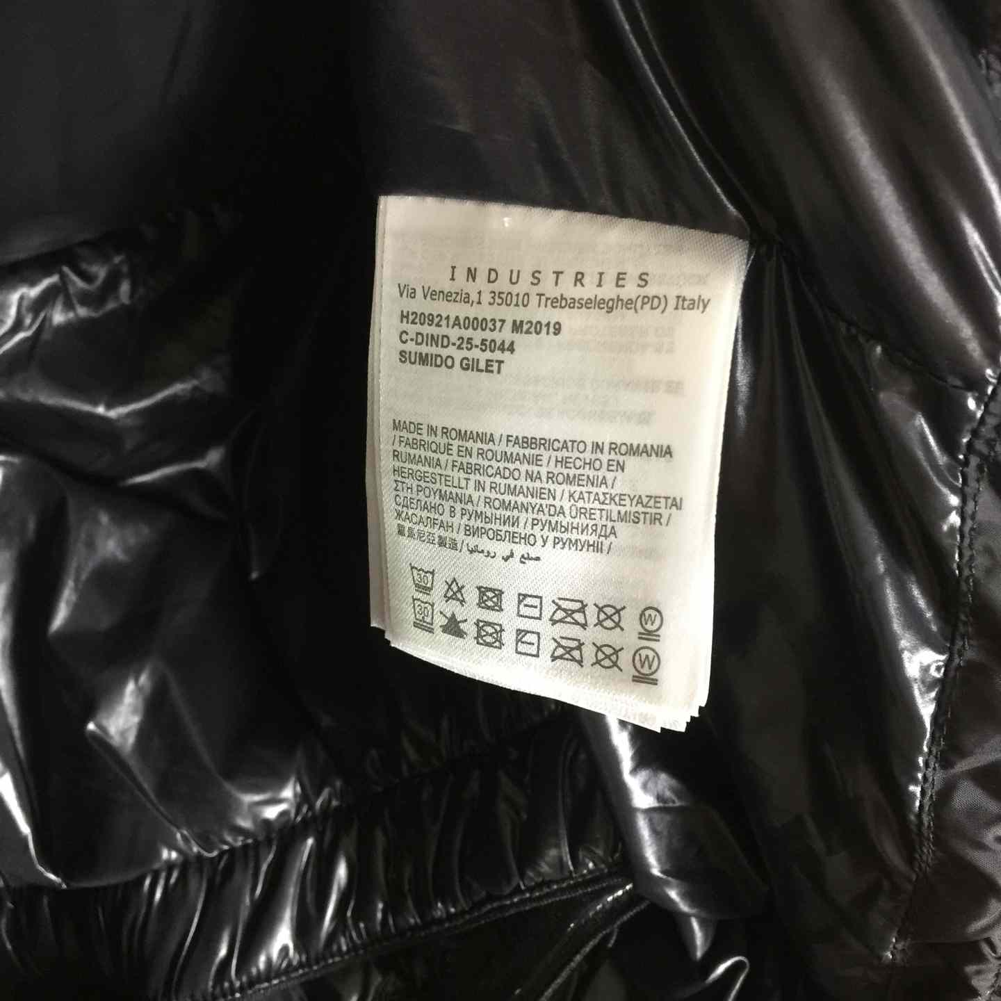 Moncler Verdons Short Down Jacket - DopestKickz