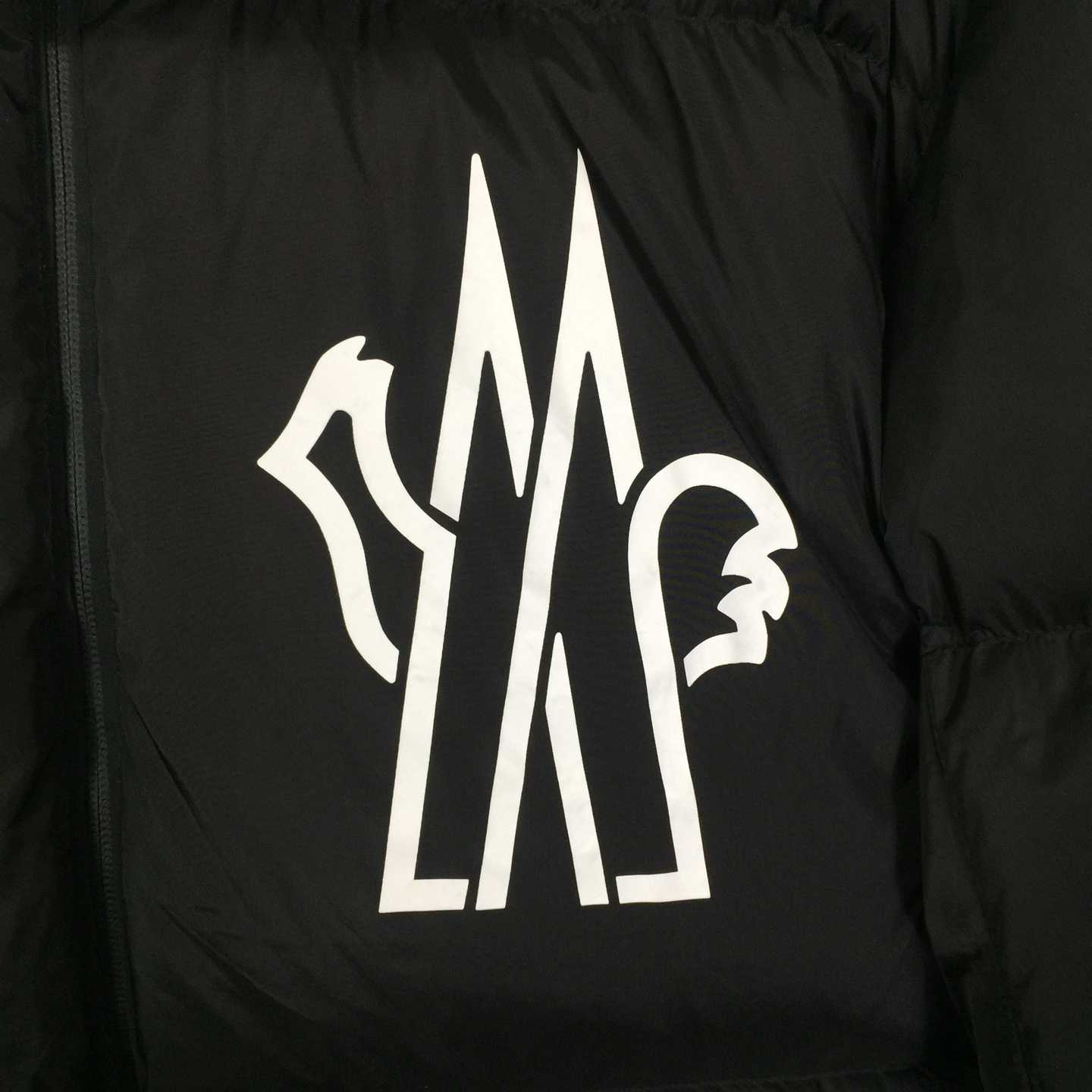 Moncler Verdons Short Down Jacket - DopestKickz