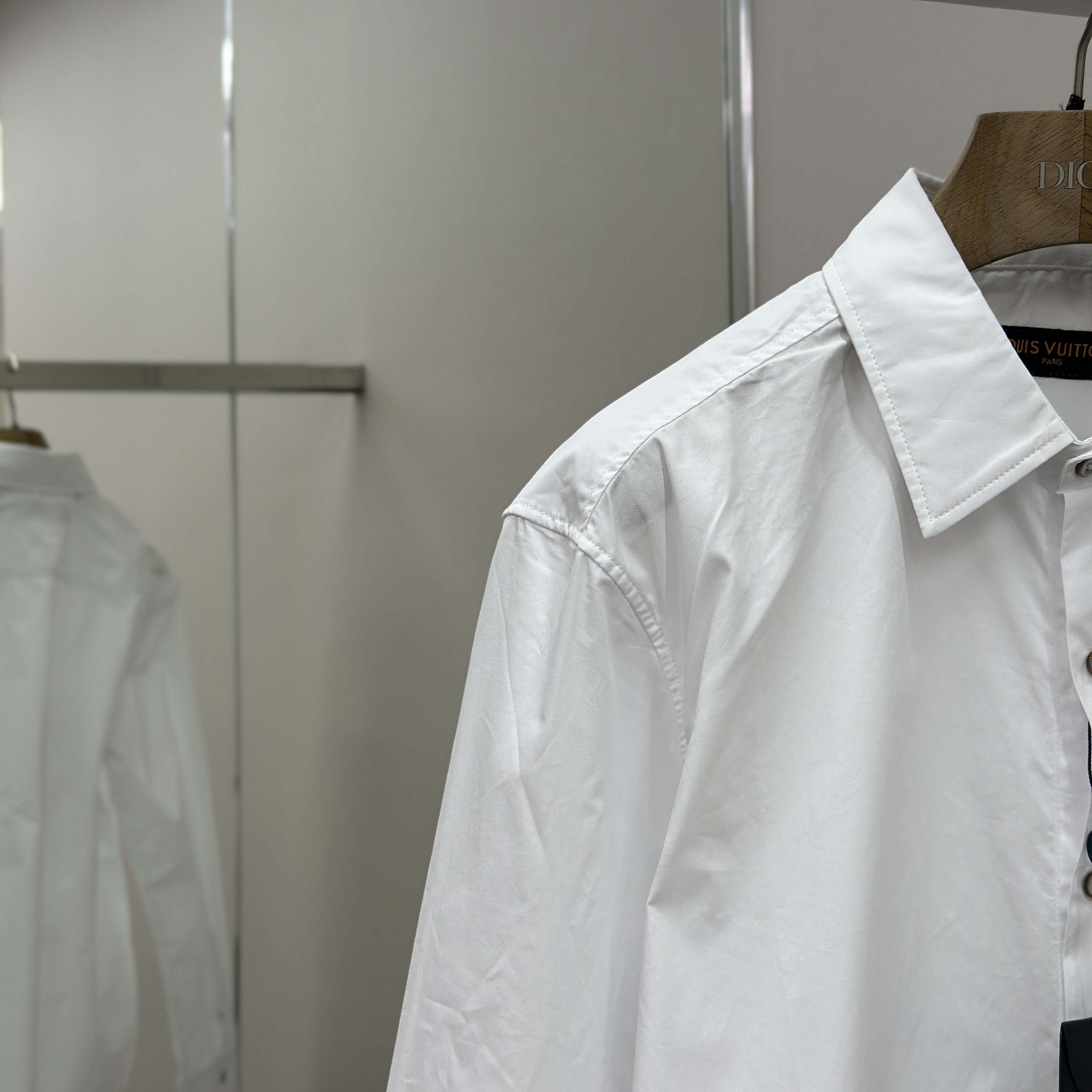 Louis Vuitton Embossed Signature Long-Sleeved Cotton Shirt   1AHVY7 - DopestKickz