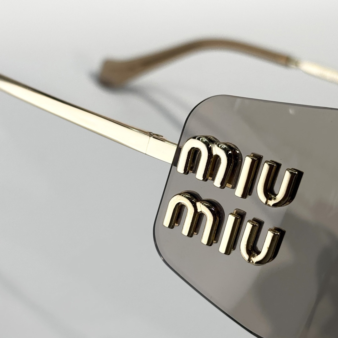 Miu Miu OMU B53S Sunglasses - DopestKickz