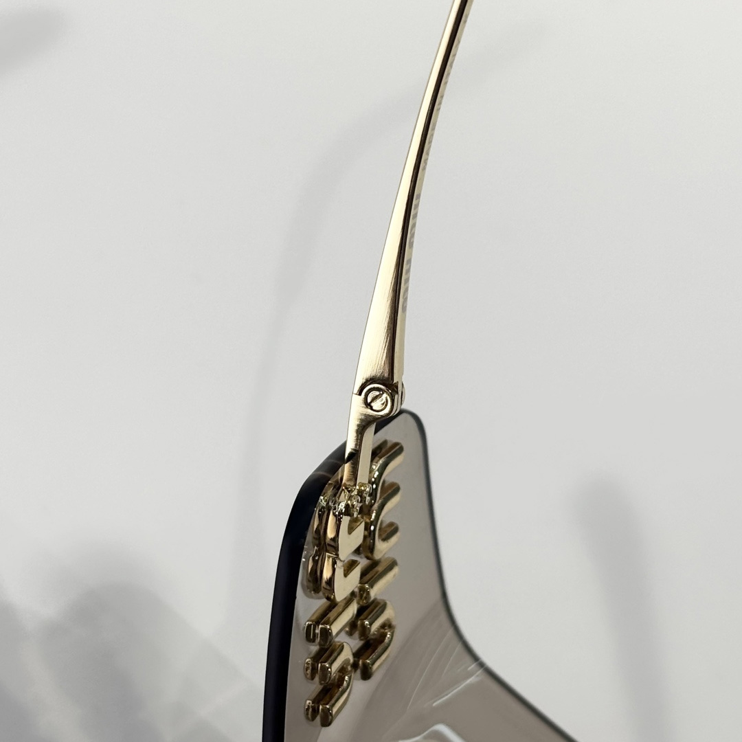 Miu Miu OMU B53S Sunglasses - DopestKickz