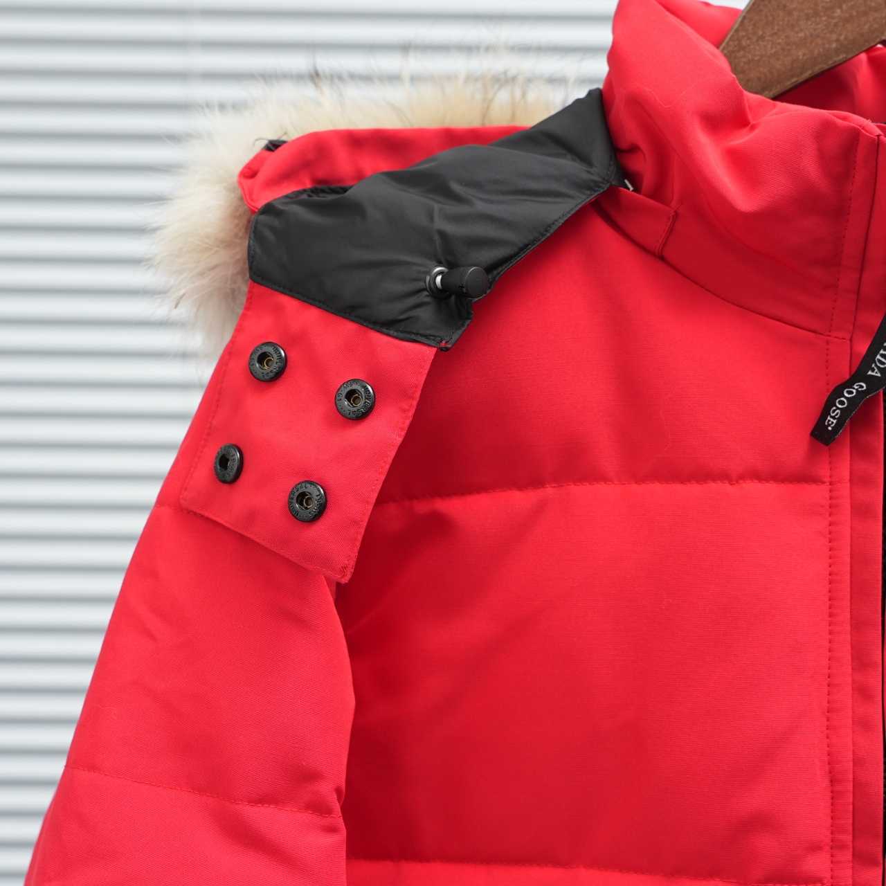 Canada Goose Chelsea Parka - DopestKickz