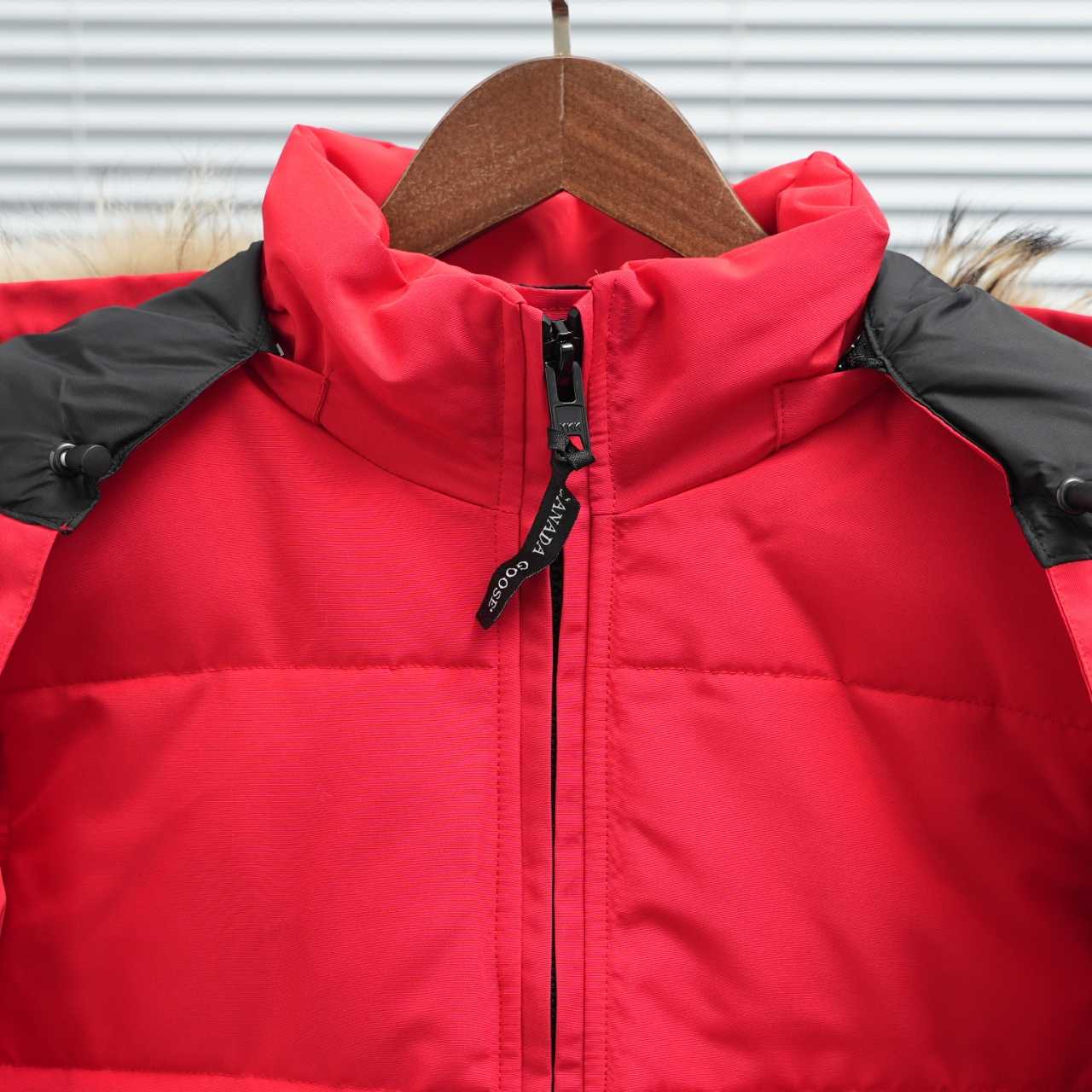 Canada Goose Chelsea Parka - DopestKickz