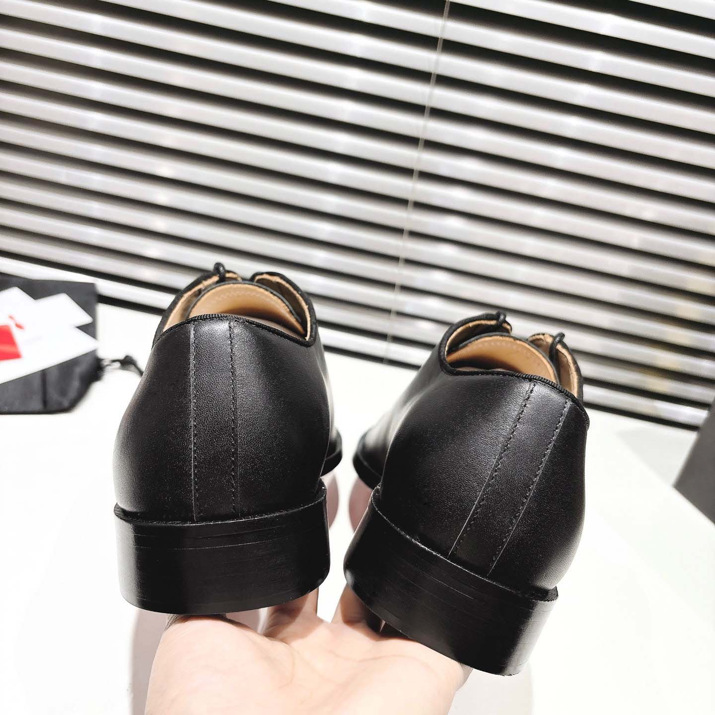 Christian Louboutin Chambeliss Derbies - Calf leather - DopestKickz