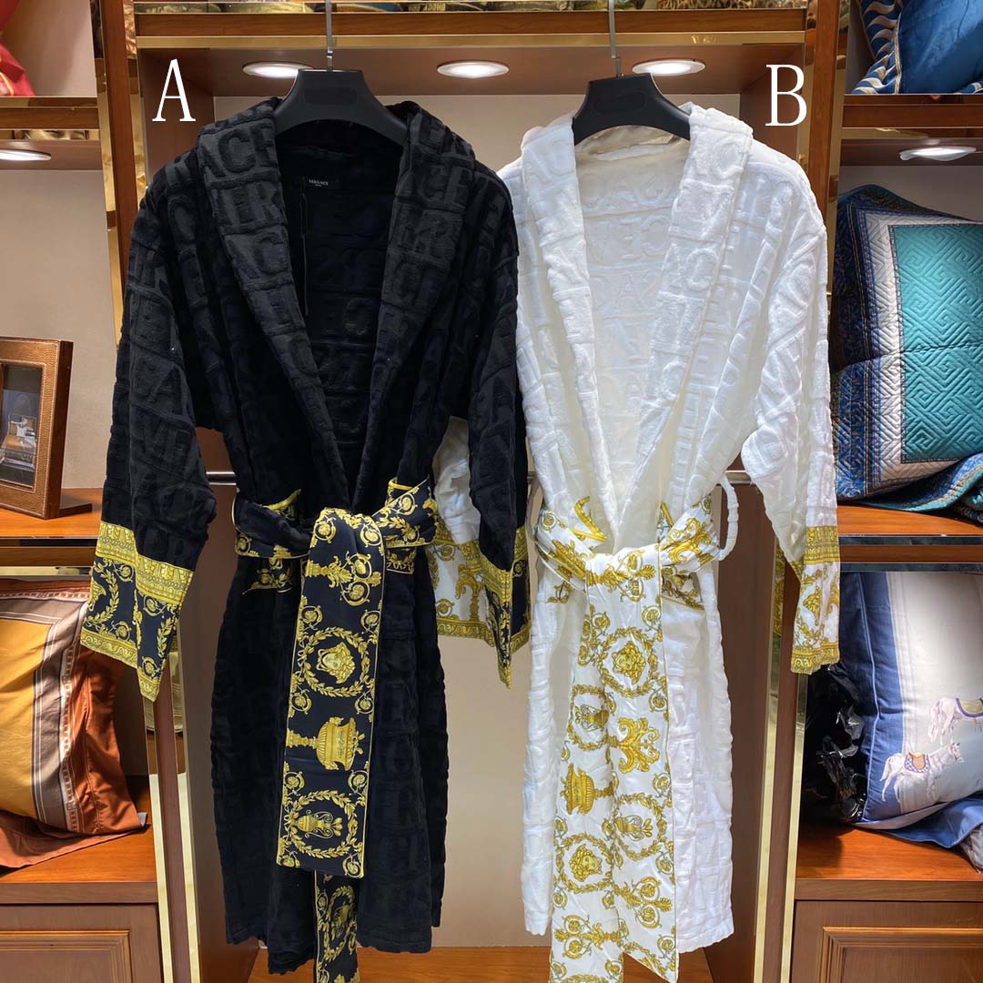 Versace Medusa Amplified Bathrobe - DopestKickz