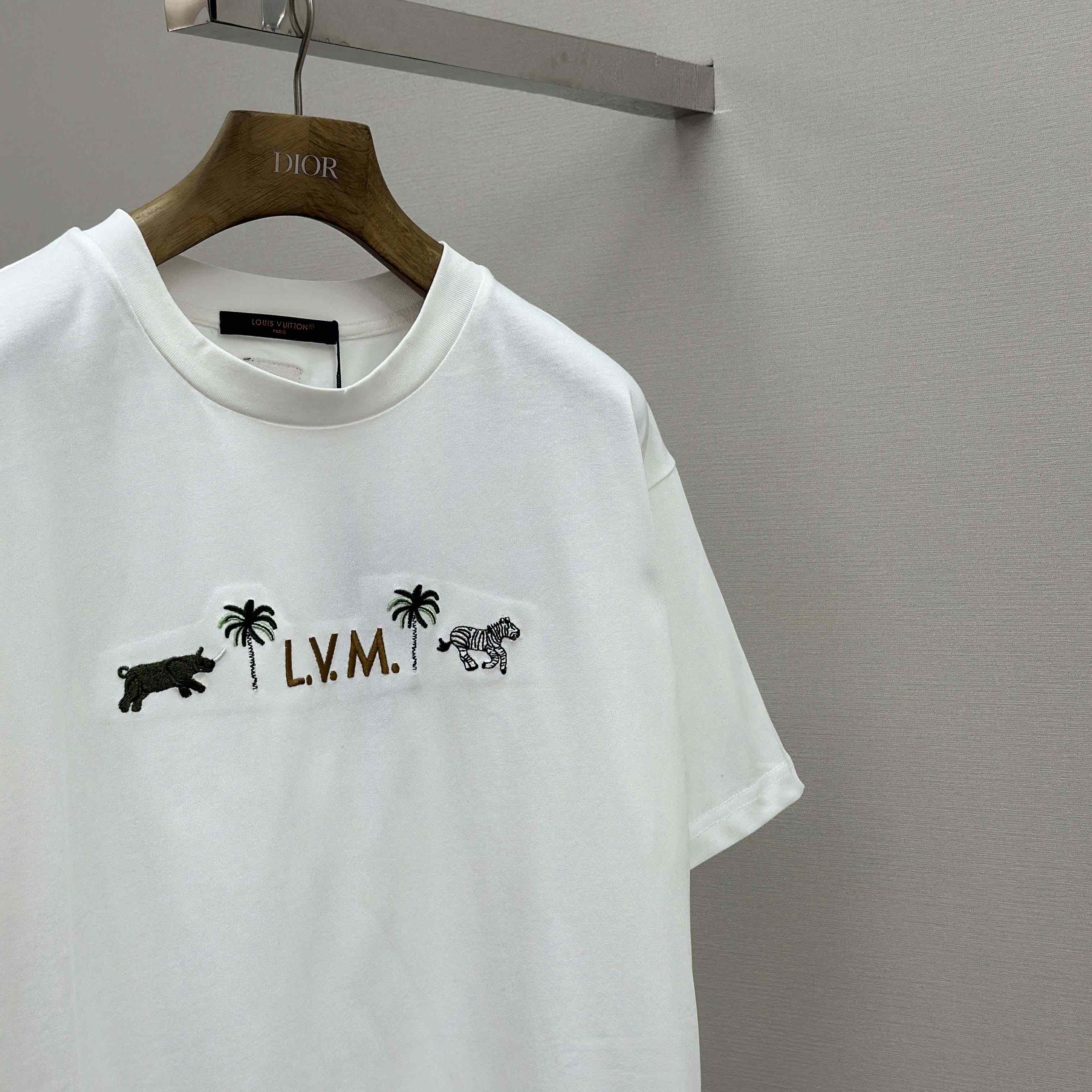 Louis Vuitton LV x The Darjeeling Limited Embroidered Short-Sleeved crewneck   1AJVQK - DopestKickz
