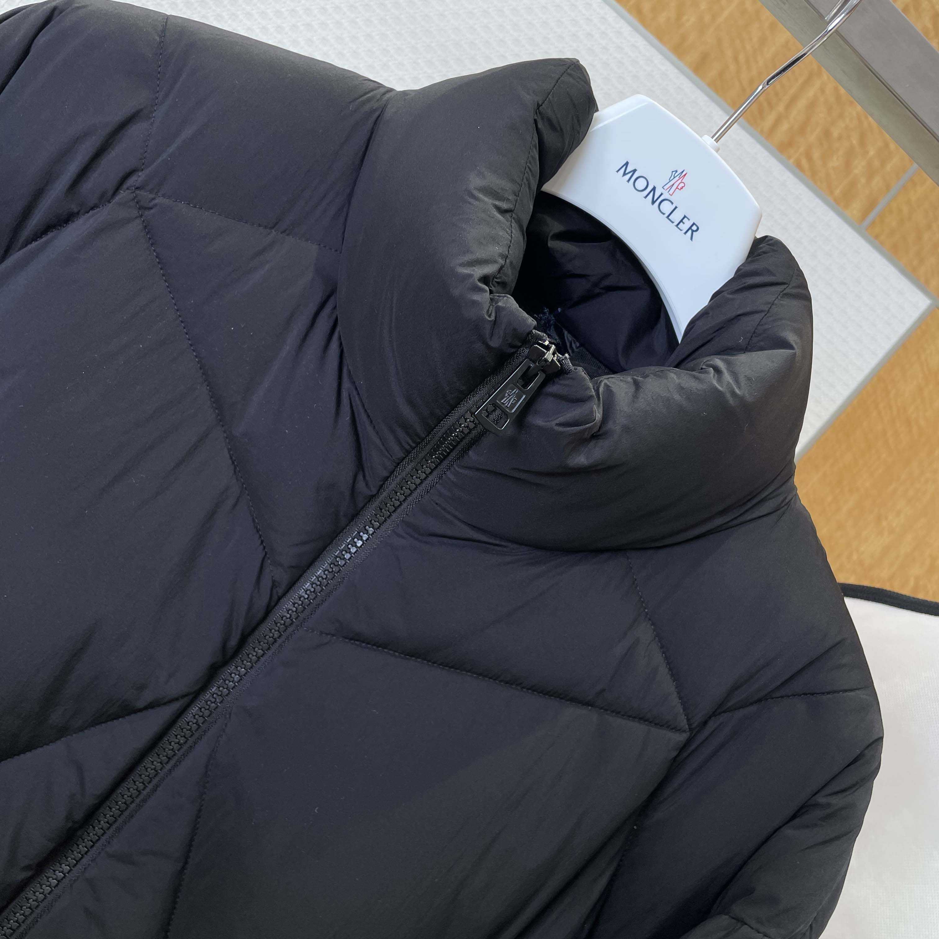 Moncler Vardar Short Down Jacket - DopestKickz