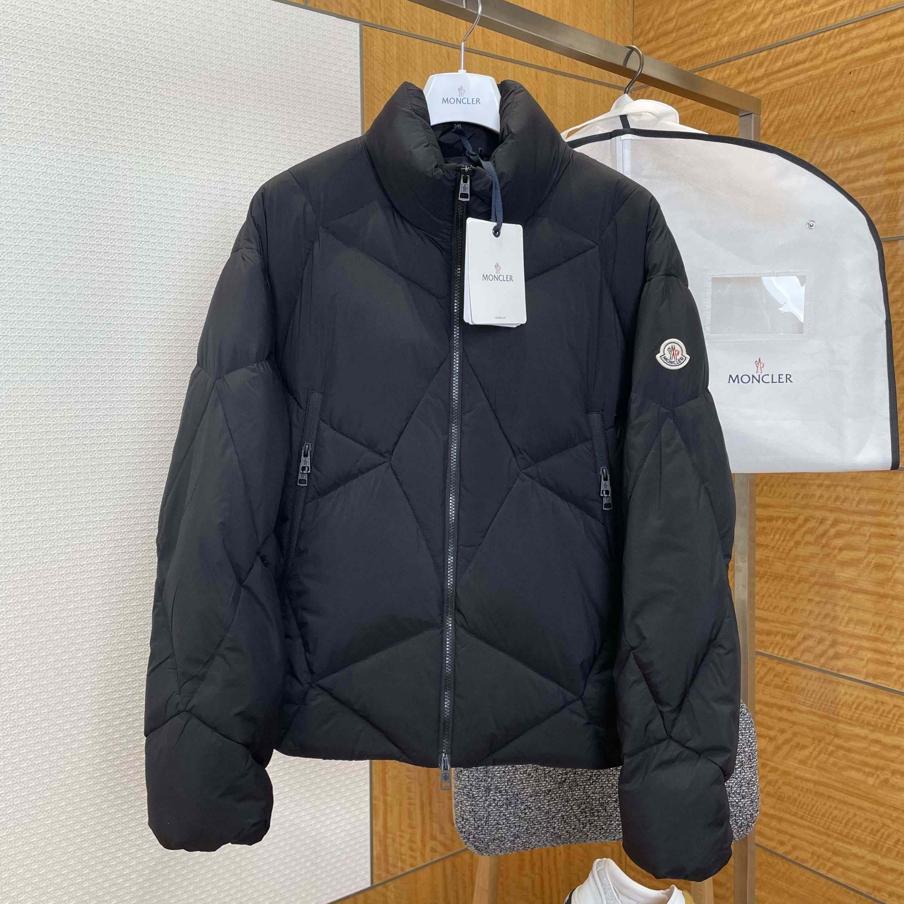 Moncler Vardar Short Down Jacket - DopestKickz
