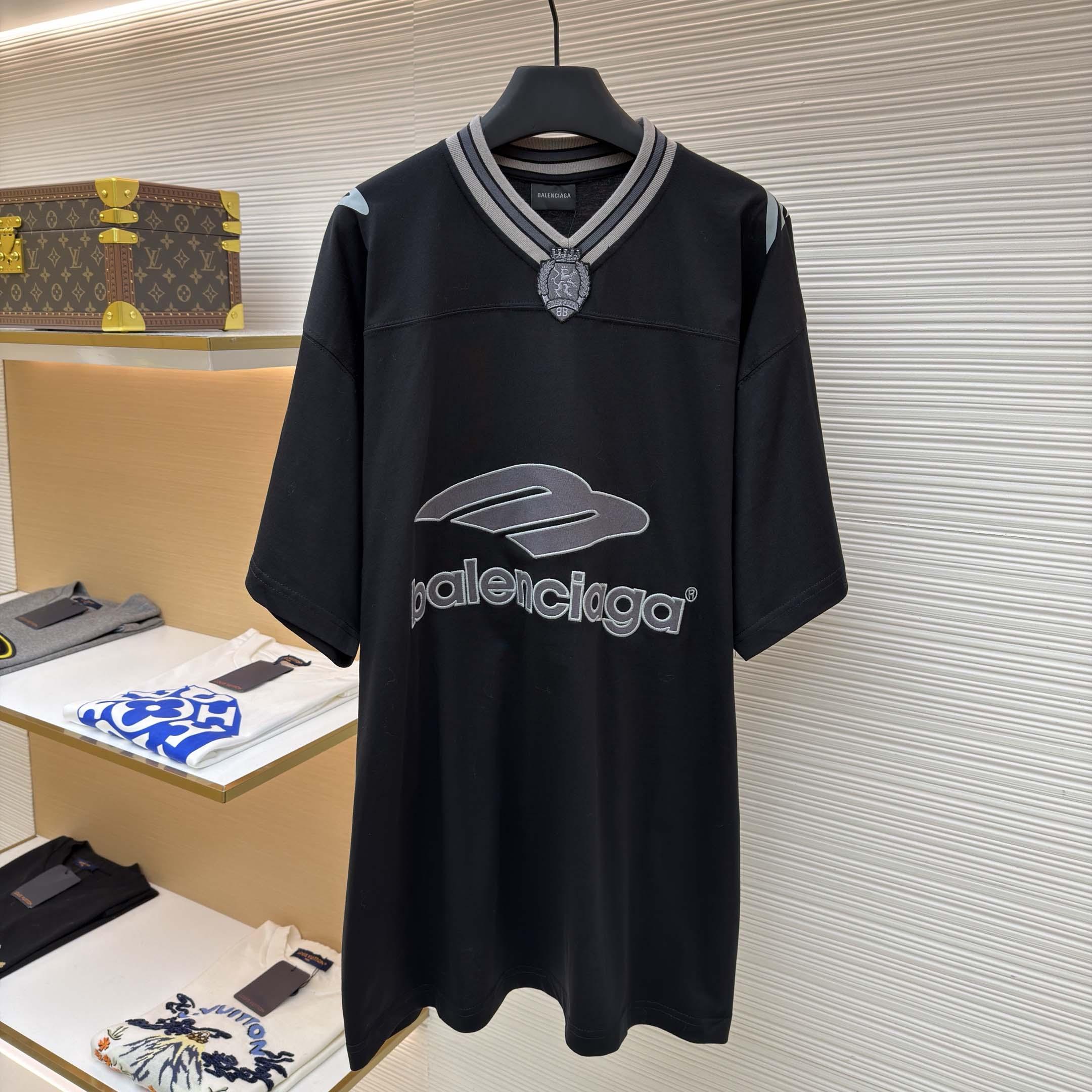 Balenciaga B Football V-Neck T-Shirt Oversized In Black - DopestKickz