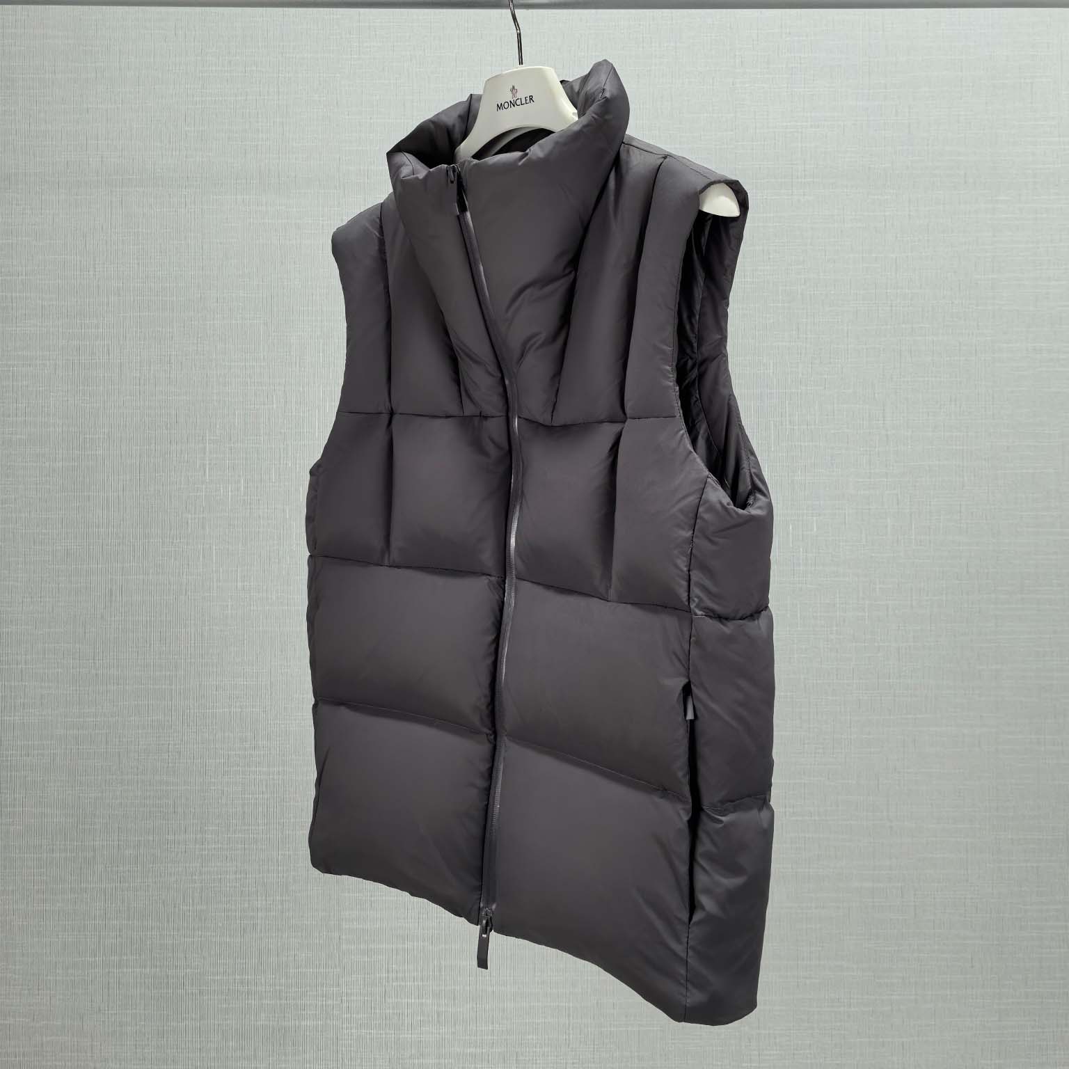 Moncler Padded Quilted Gilet - DopestKickz