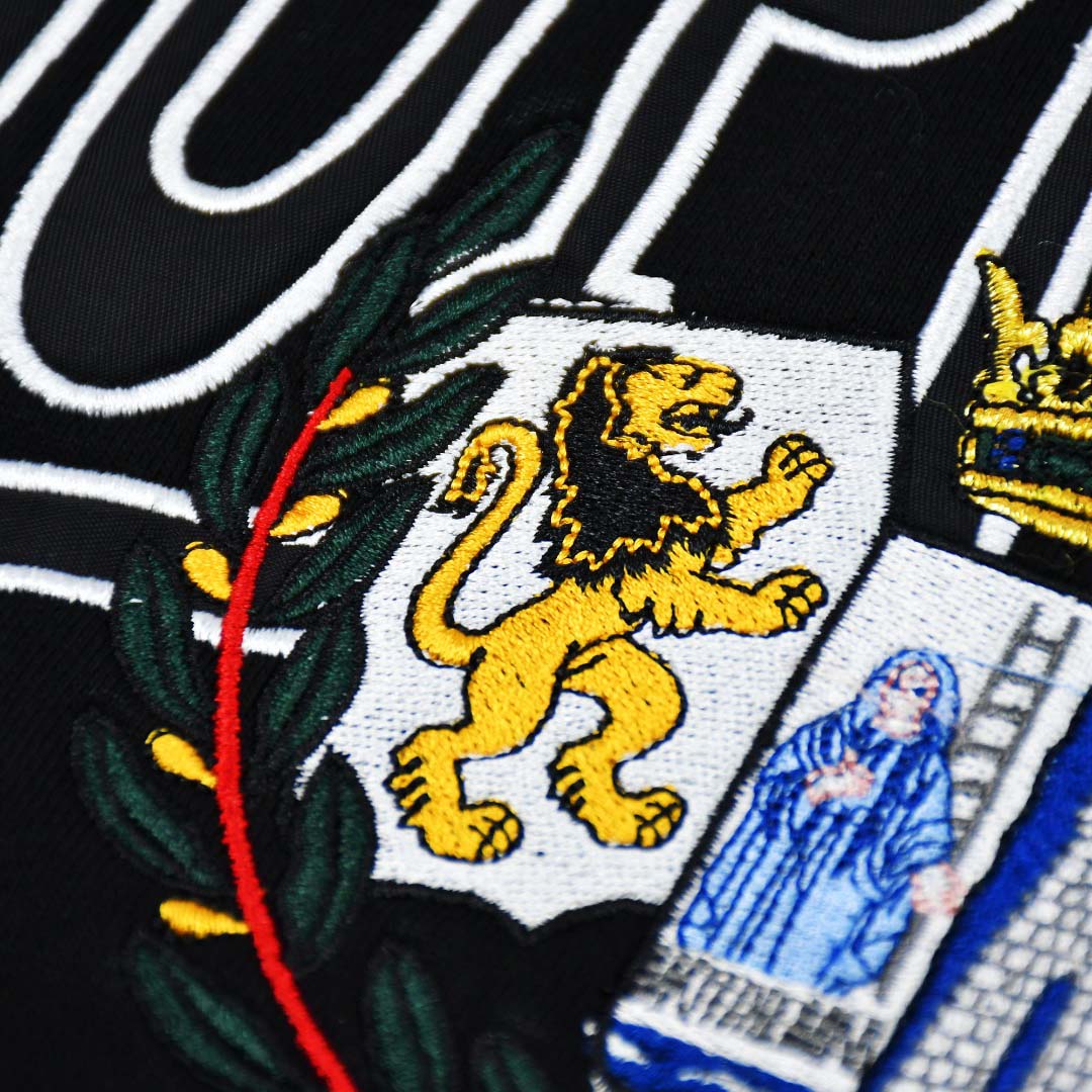 Supreme Crest Appliqué Half Zip Pullover 'Black' - DopestKickz