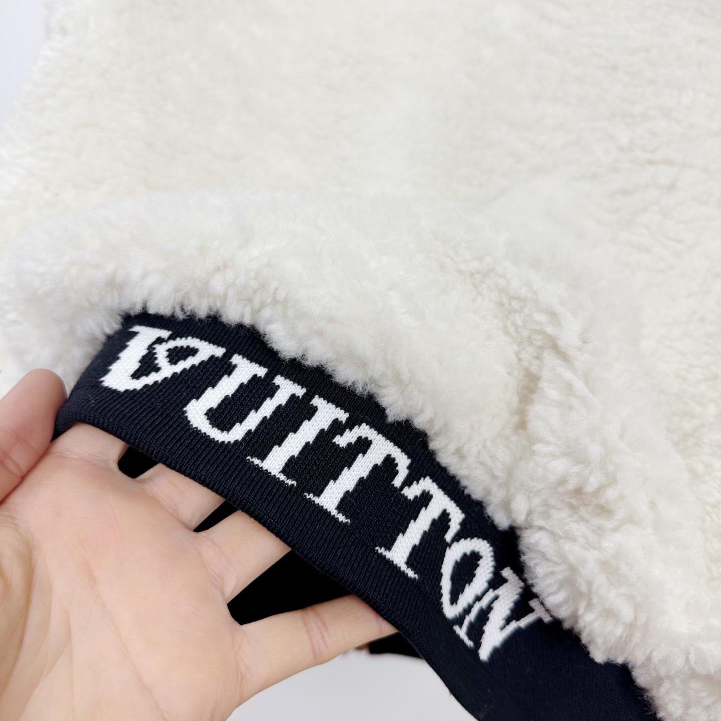 Louis Vuitton Reversible Fleece Gilet - DopestKickz