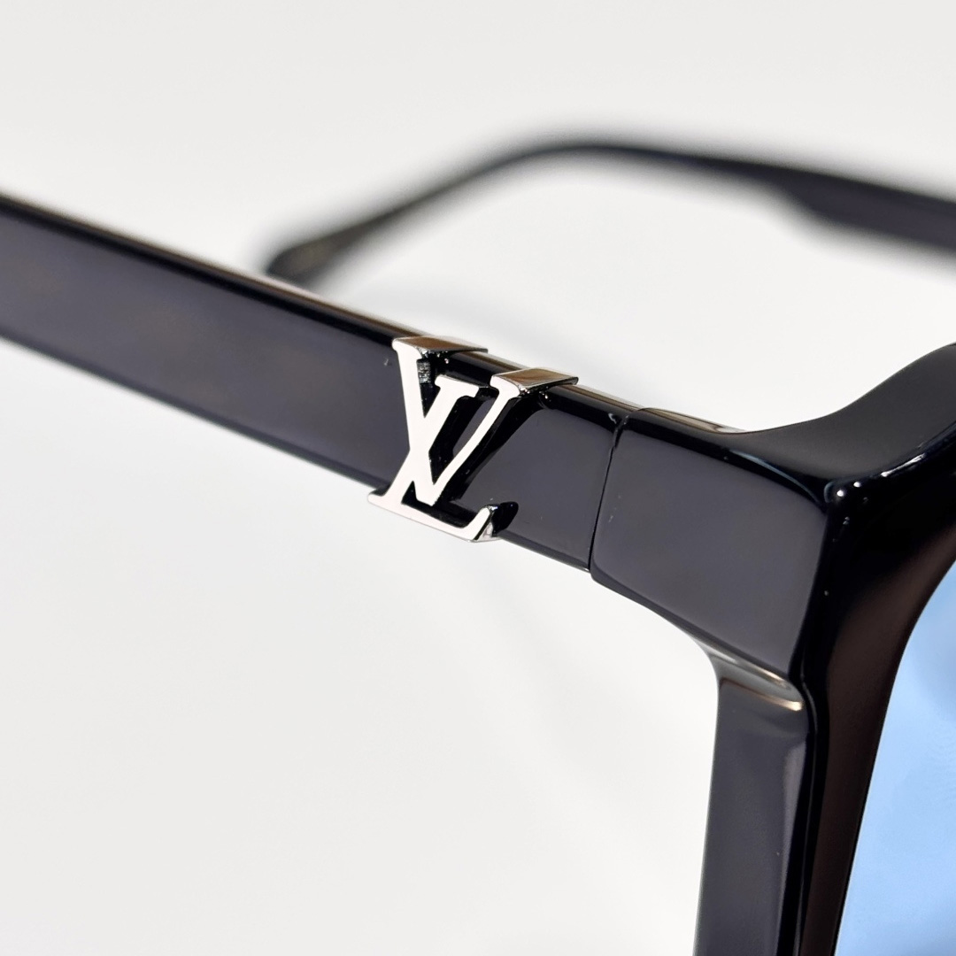 Louis Vuitton LV Hit Large Square Sunglasses   Z3059U - DopestKickz