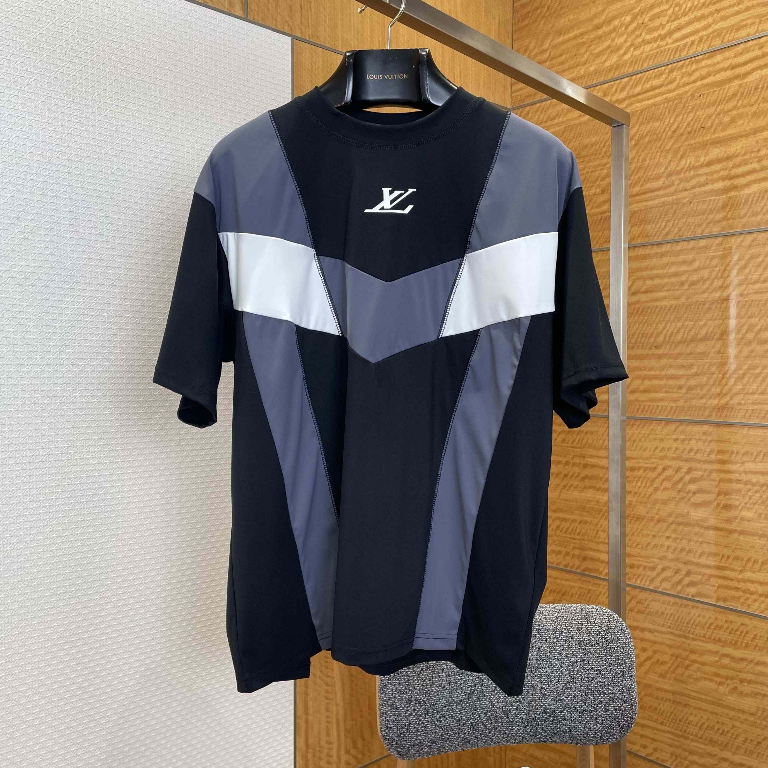 Louis Vuitton Running T-Shirt  - DopestKickz