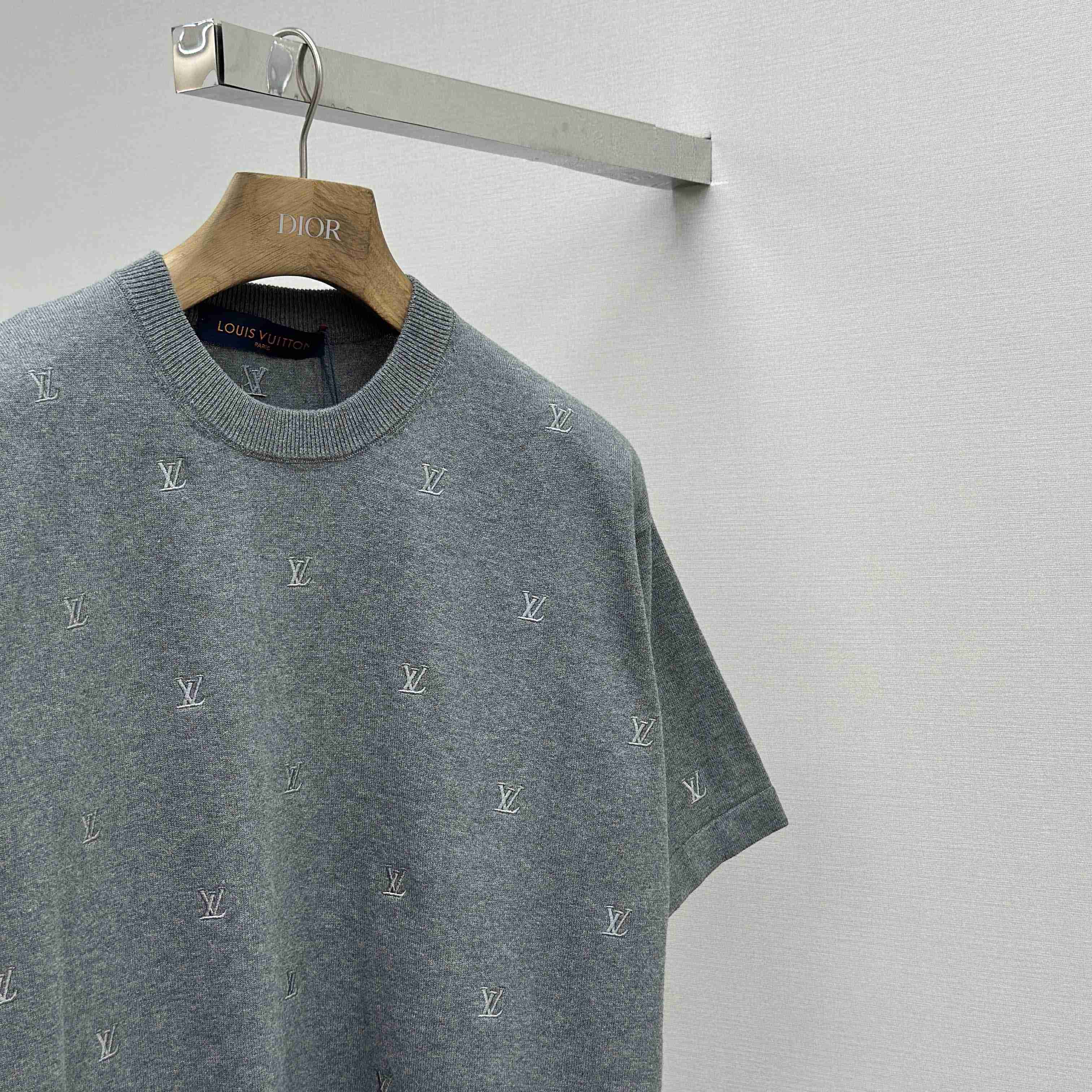 Louis Vuitton LV Blason Embroidered Short-Sleeved Crewneck - DopestKickz