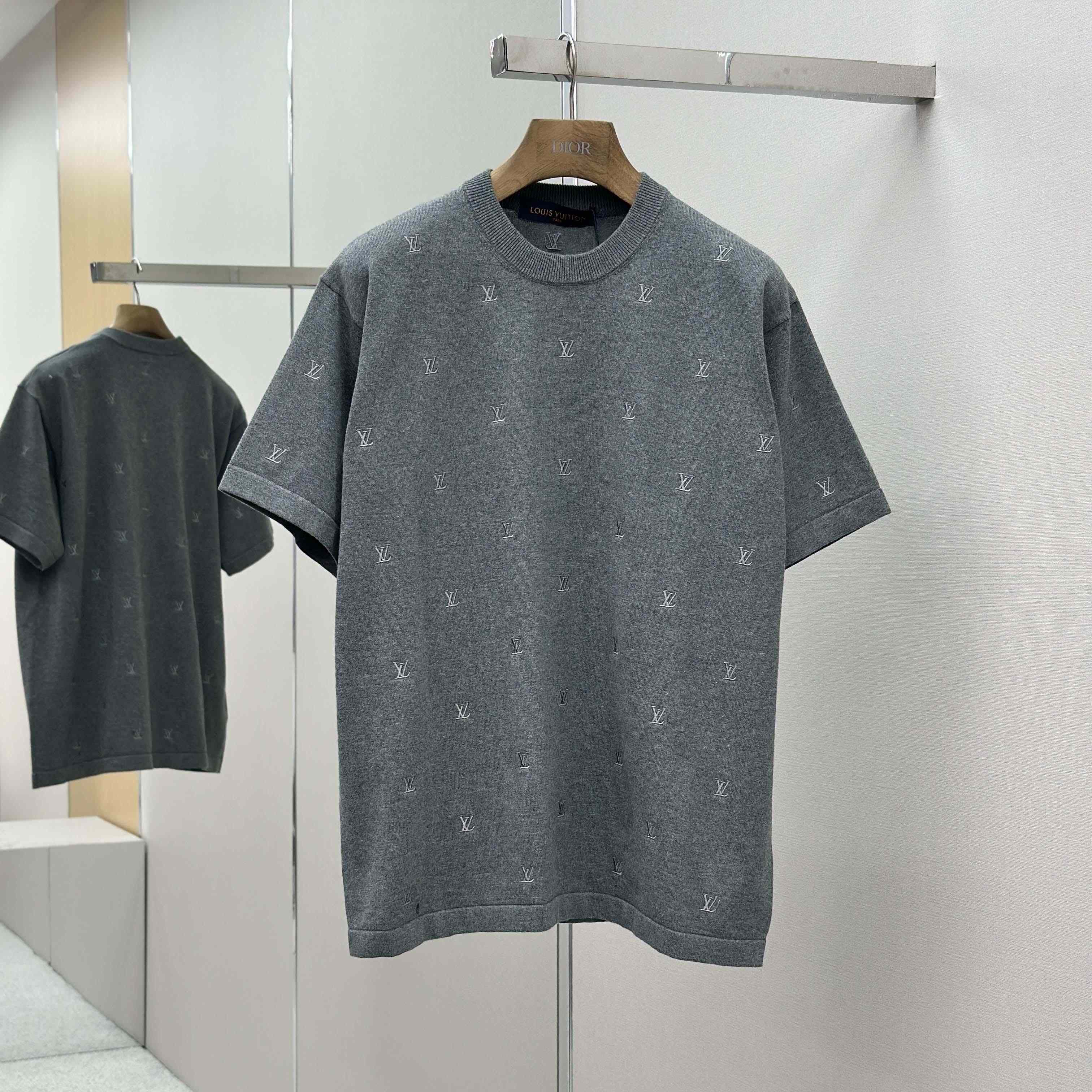 Louis Vuitton LV Blason Embroidered Short-Sleeved Crewneck - DopestKickz