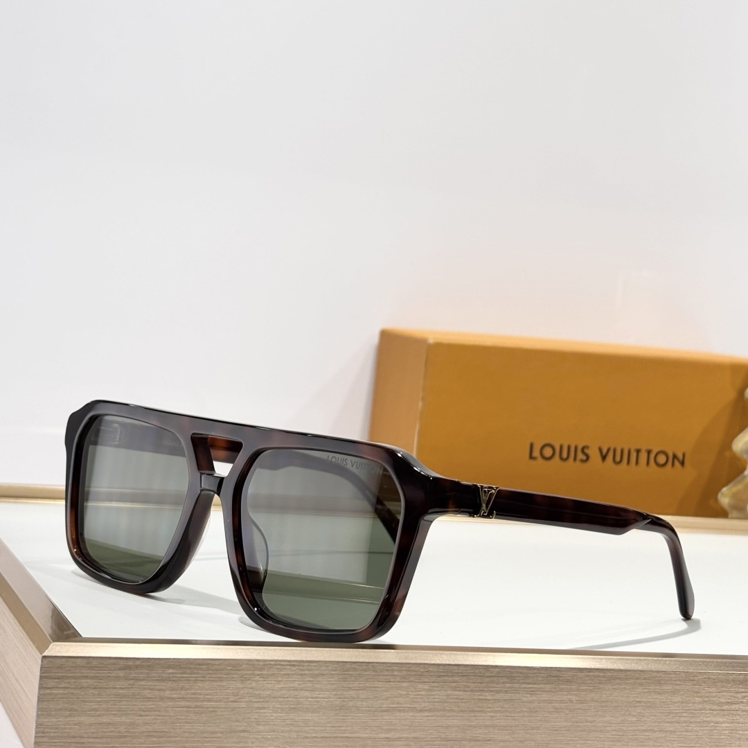 Louis Vuitton LV Hit Large Square Sunglasses   Z3059U - DopestKickz