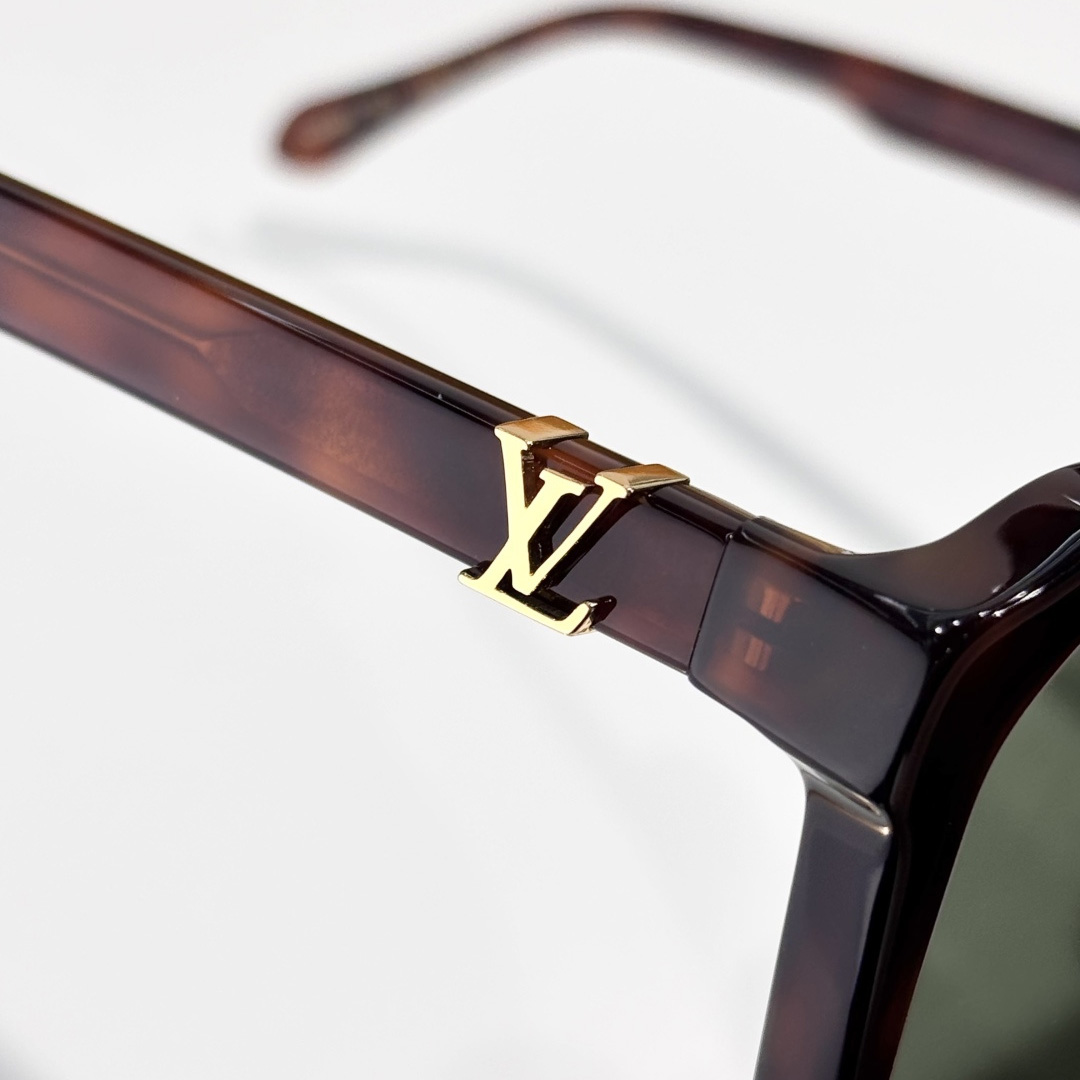 Louis Vuitton LV Hit Large Square Sunglasses   Z3059U - DopestKickz