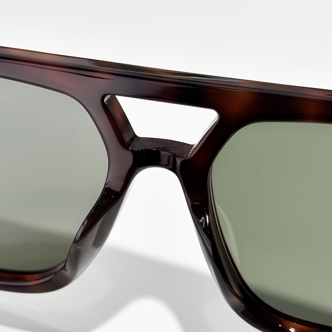 Louis Vuitton LV Hit Large Square Sunglasses   Z3059U - DopestKickz