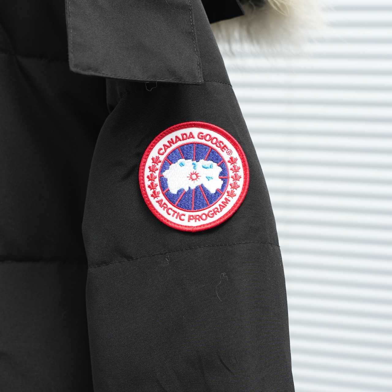 Canada Goose Chelsea Parka - DopestKickz